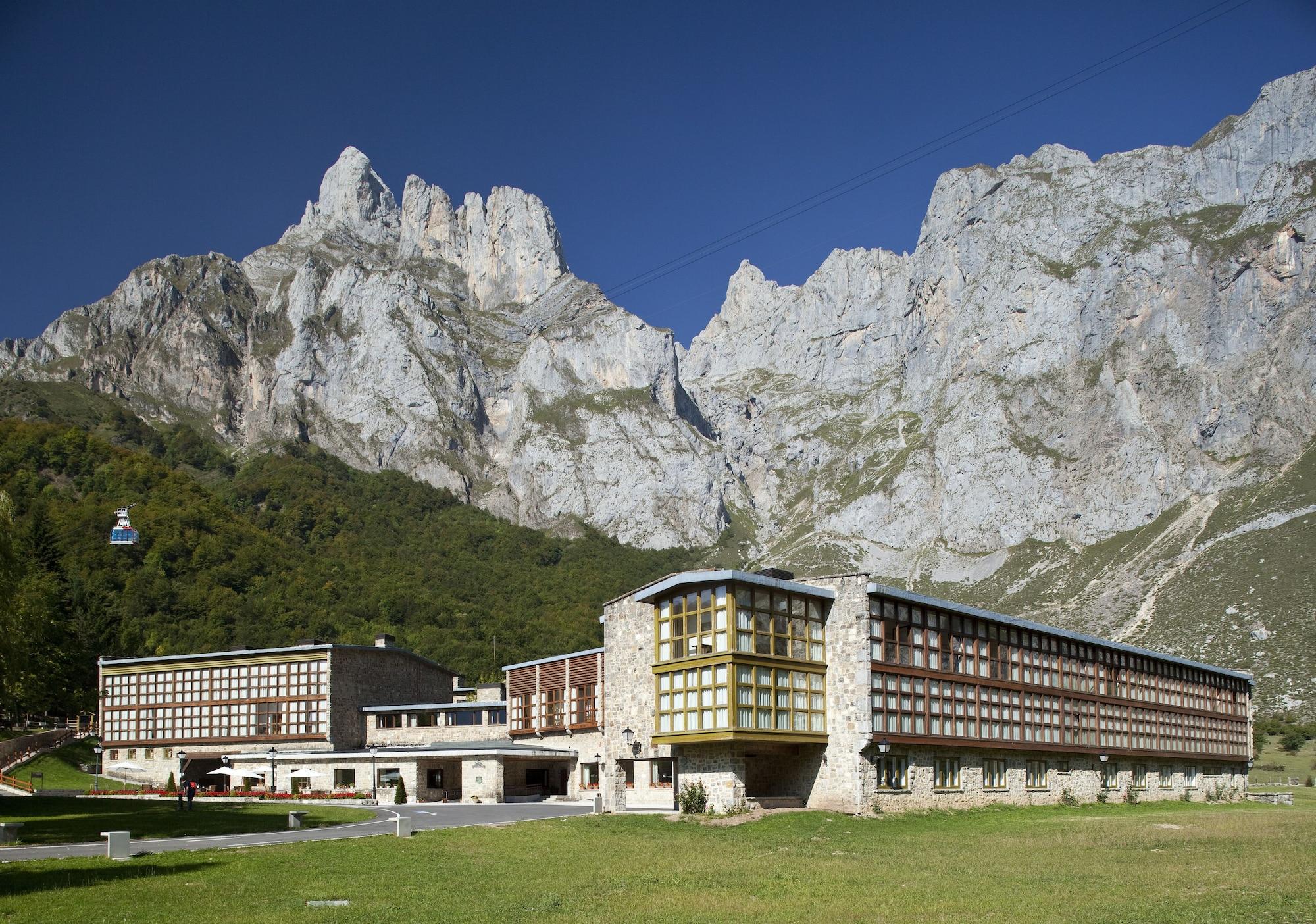 Vista Exterior Parador de Fuente Dé
