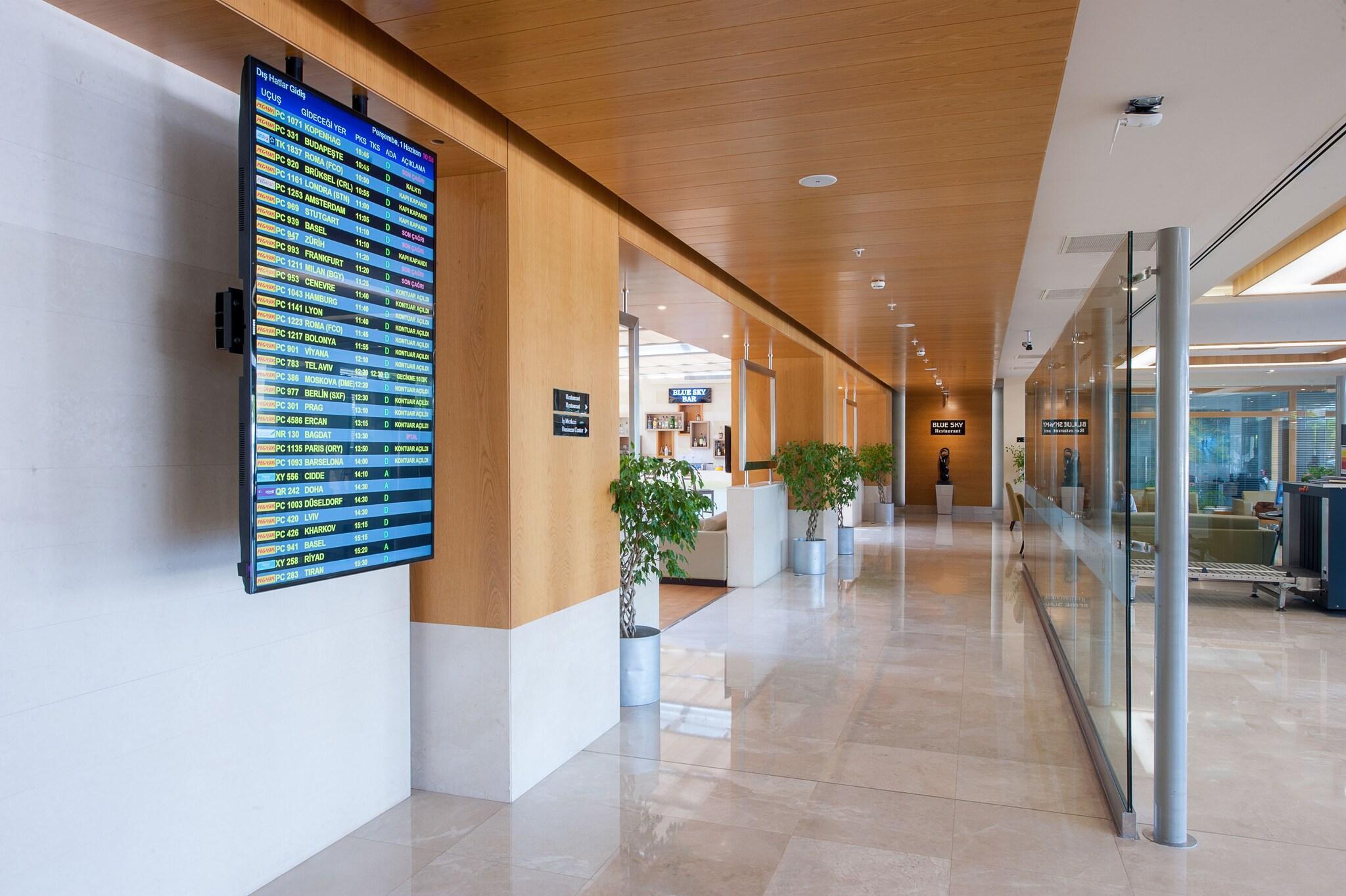 Vista Lobby ISG Sabiha Gokcen Airport Hotel - Special Class