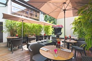 Pacote - Eastwest Hotel by Malone