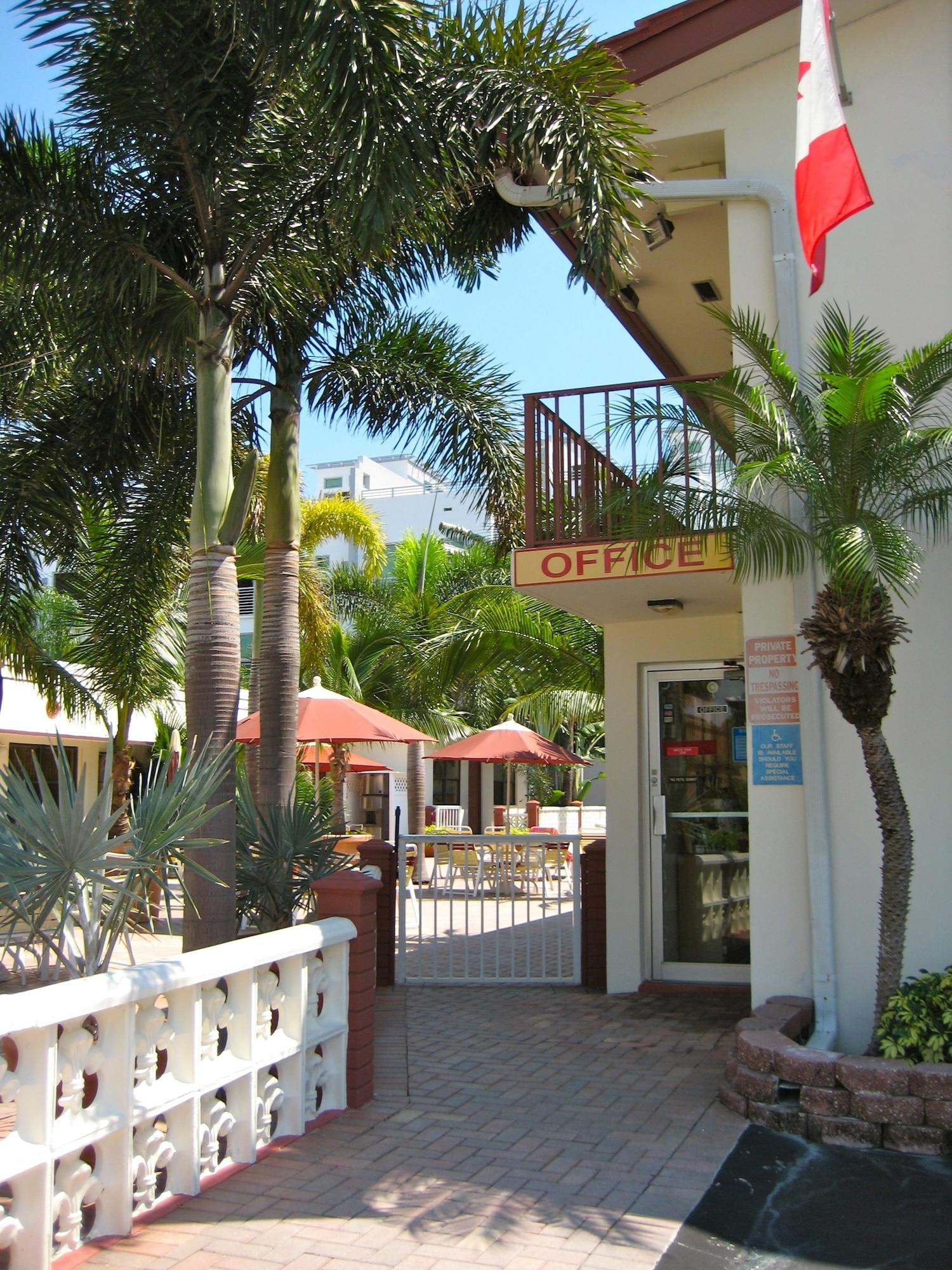 Vista Exterior Surf Side Resort