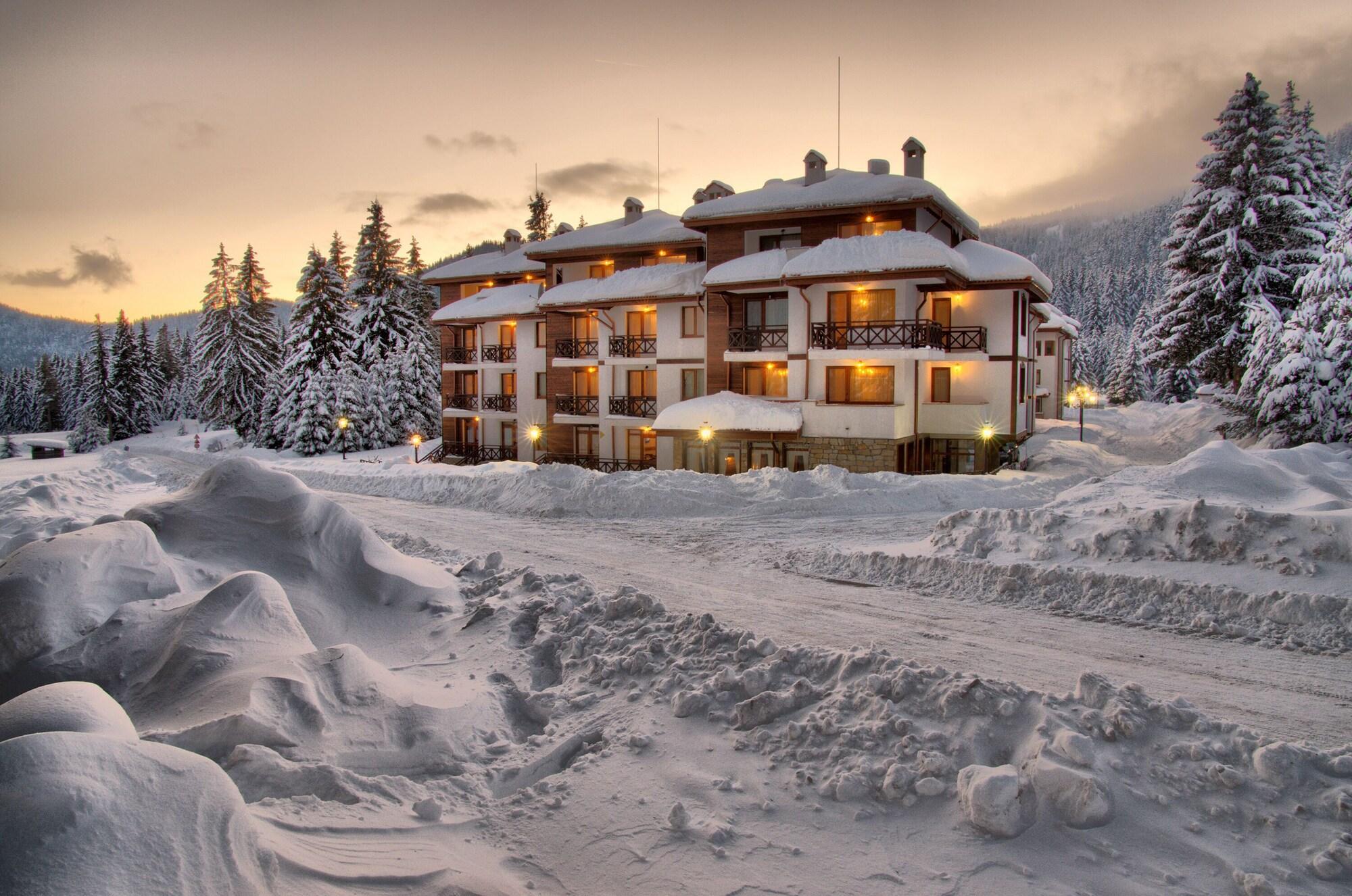 Vista Exterior Mountain Lake Hotel