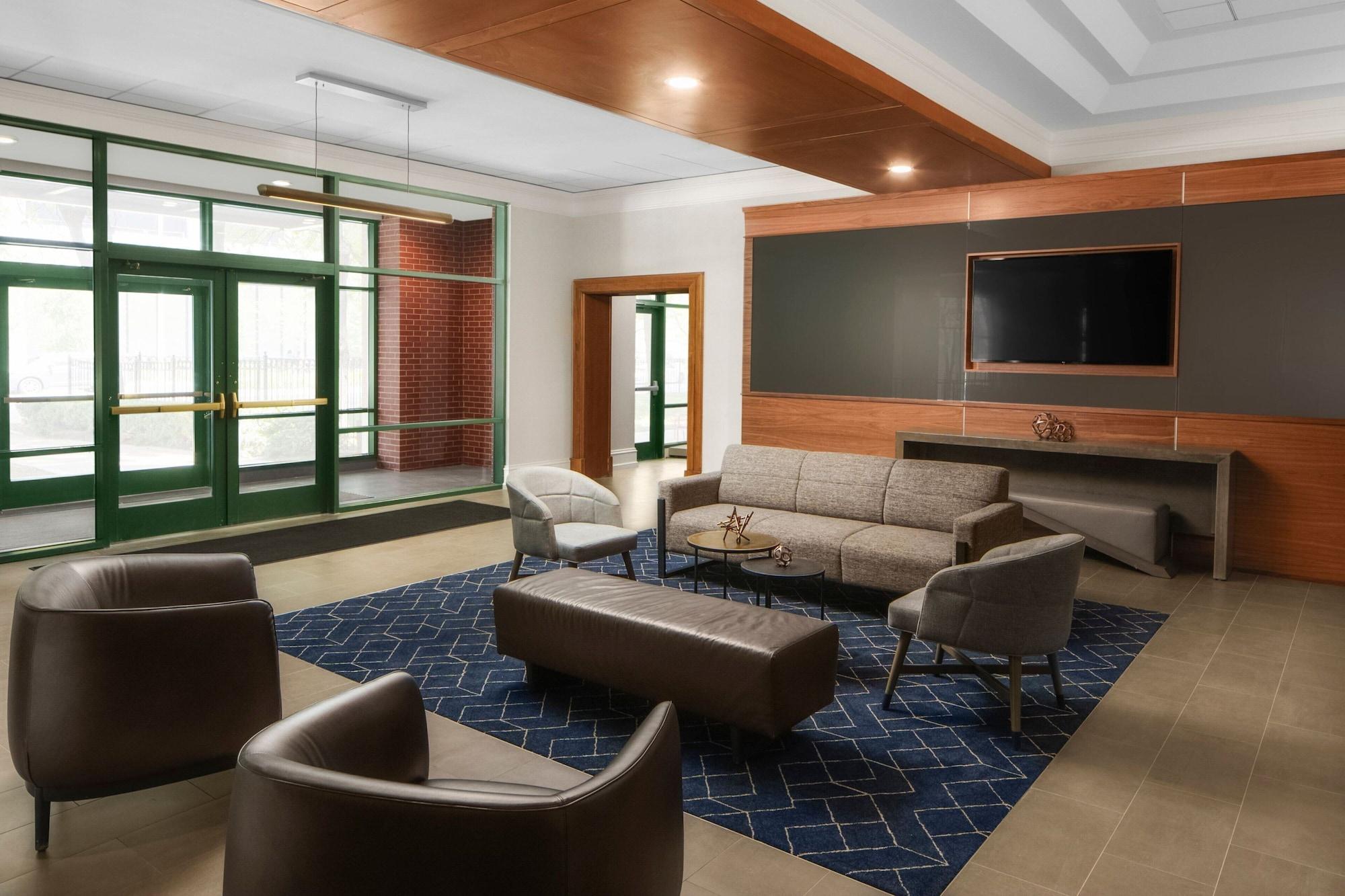 Vista Lobby Courtyard by Marriott Chicago at Medical District/UIC