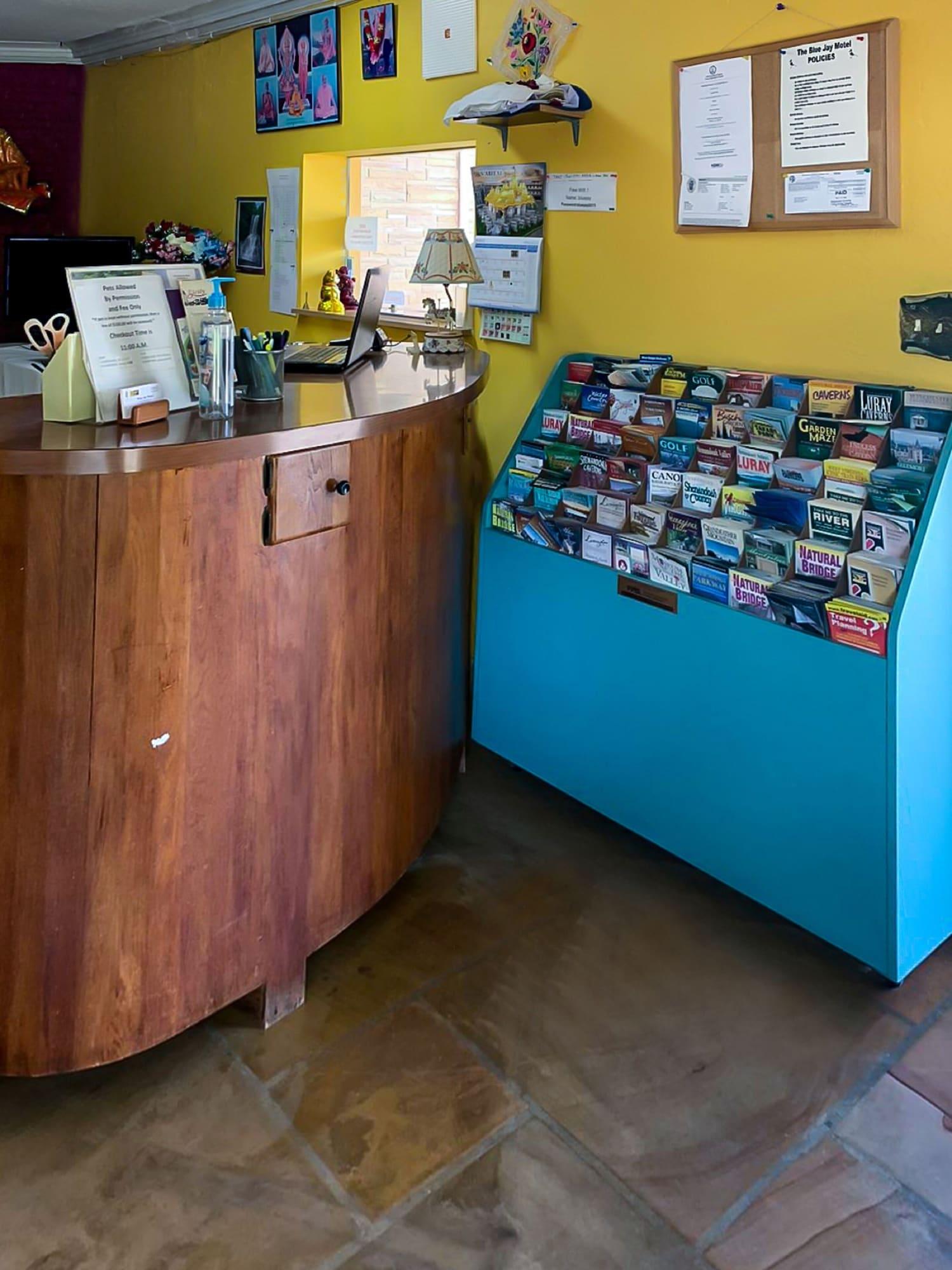Vista Lobby BlueJay Motel - Salem - Roanoke I-81