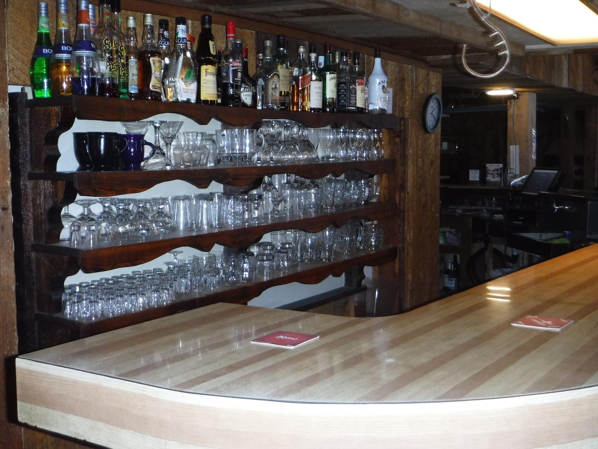 Bar/Salón Likely Lodge