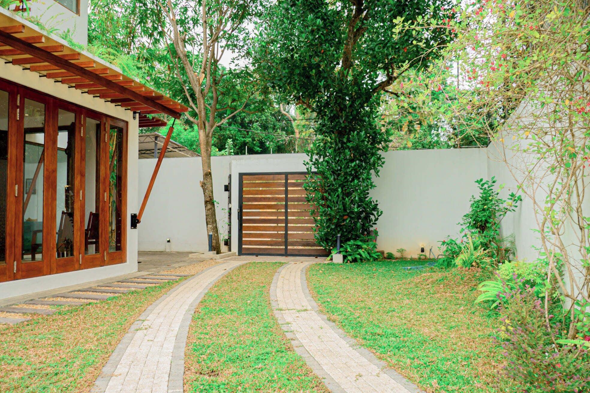 Vista Exterior The Rivergates Villa
