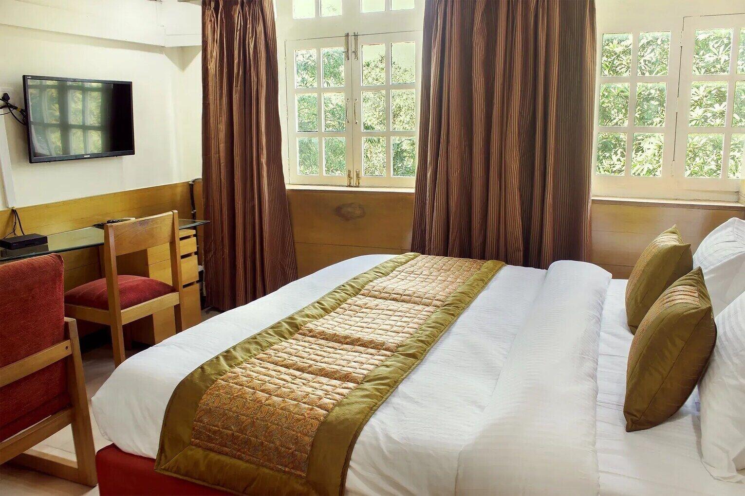 Varios HOTELS DAFFODILS