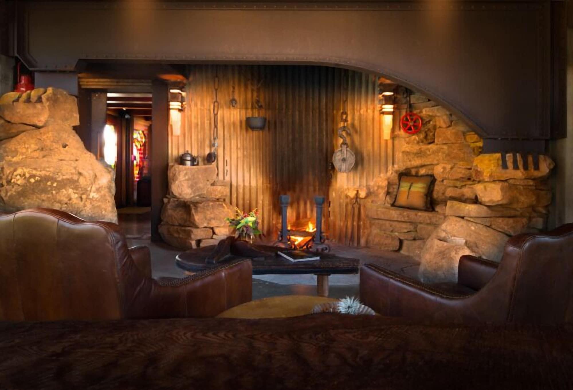 Vista Lobby The Inn at Newport Ranch