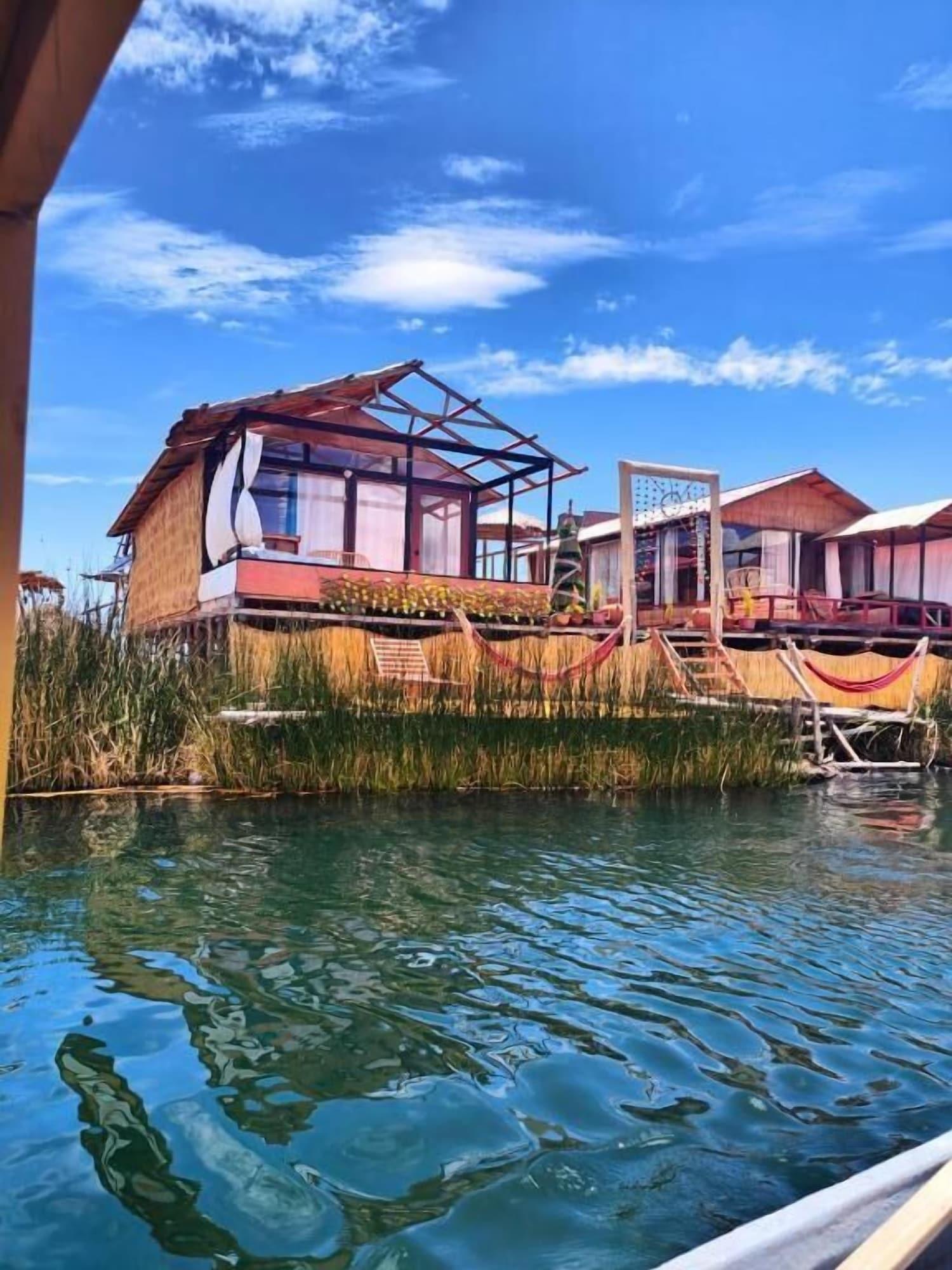 Vista Exterior Uros TITIKAKA the Best lodge
