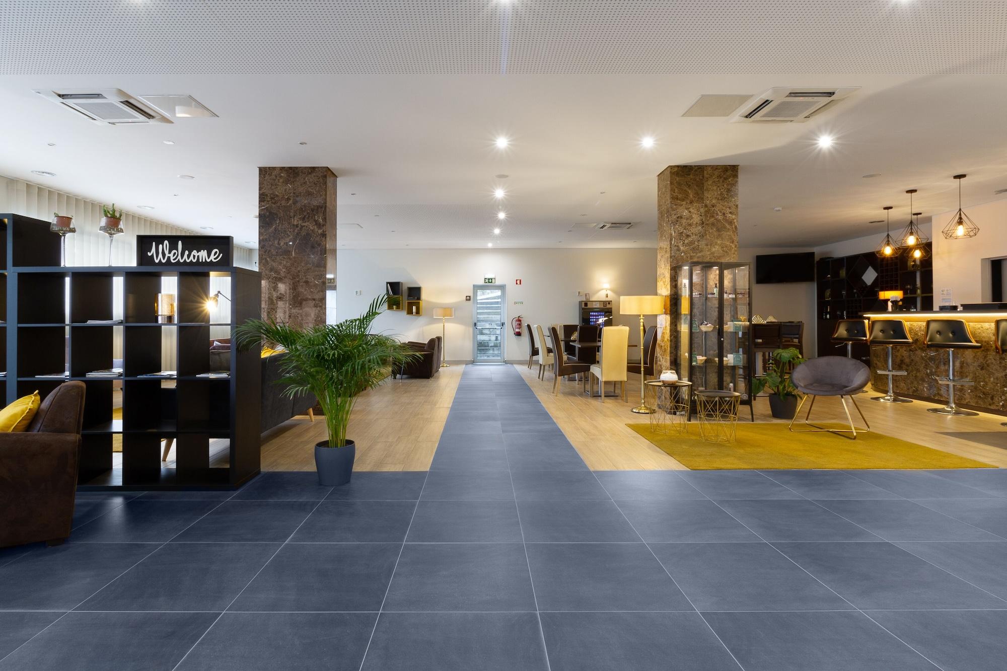 Vista Lobby In Gold Hotel & Spa