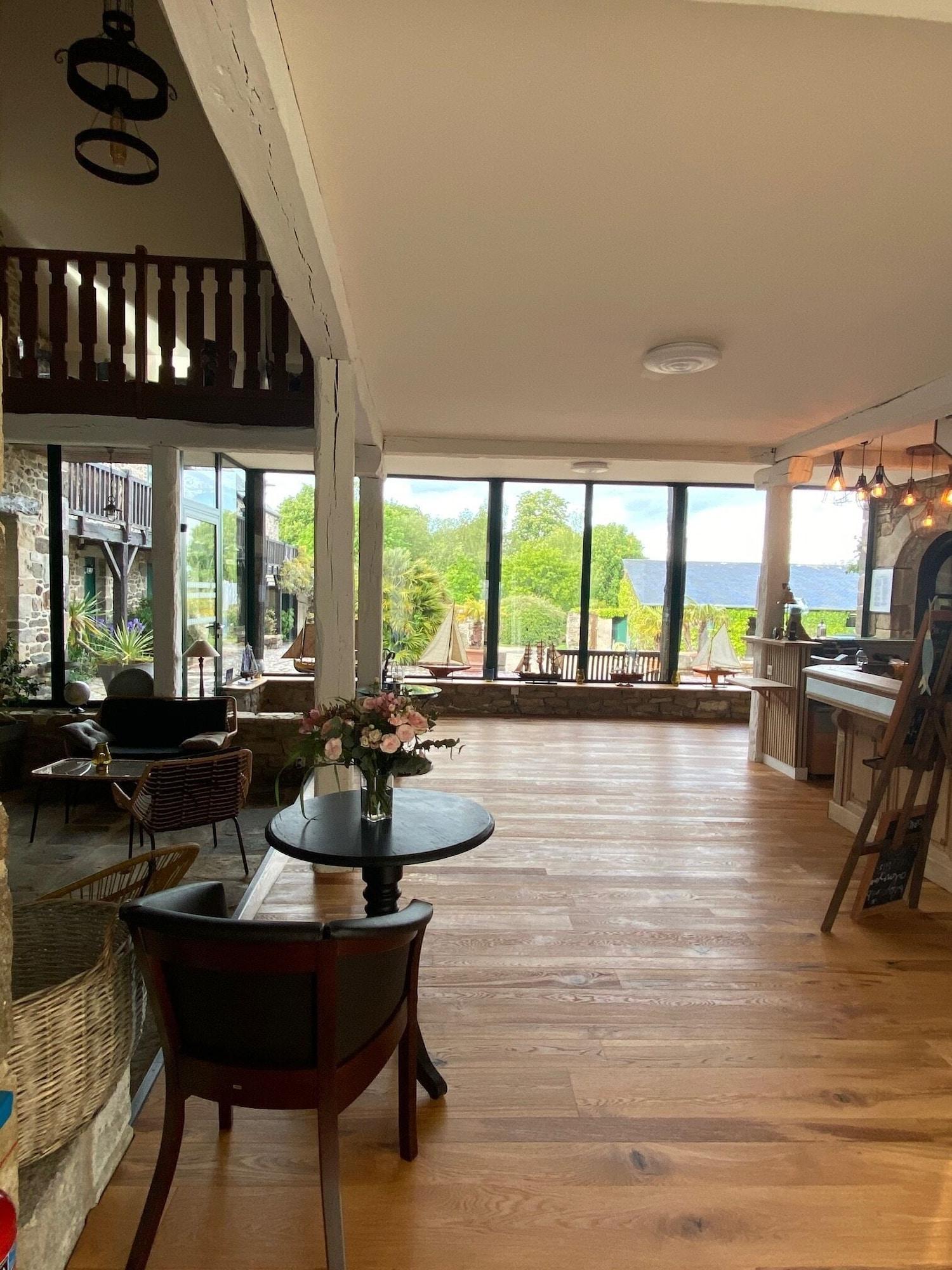 Vista Lobby Manoir de Rigourdaine