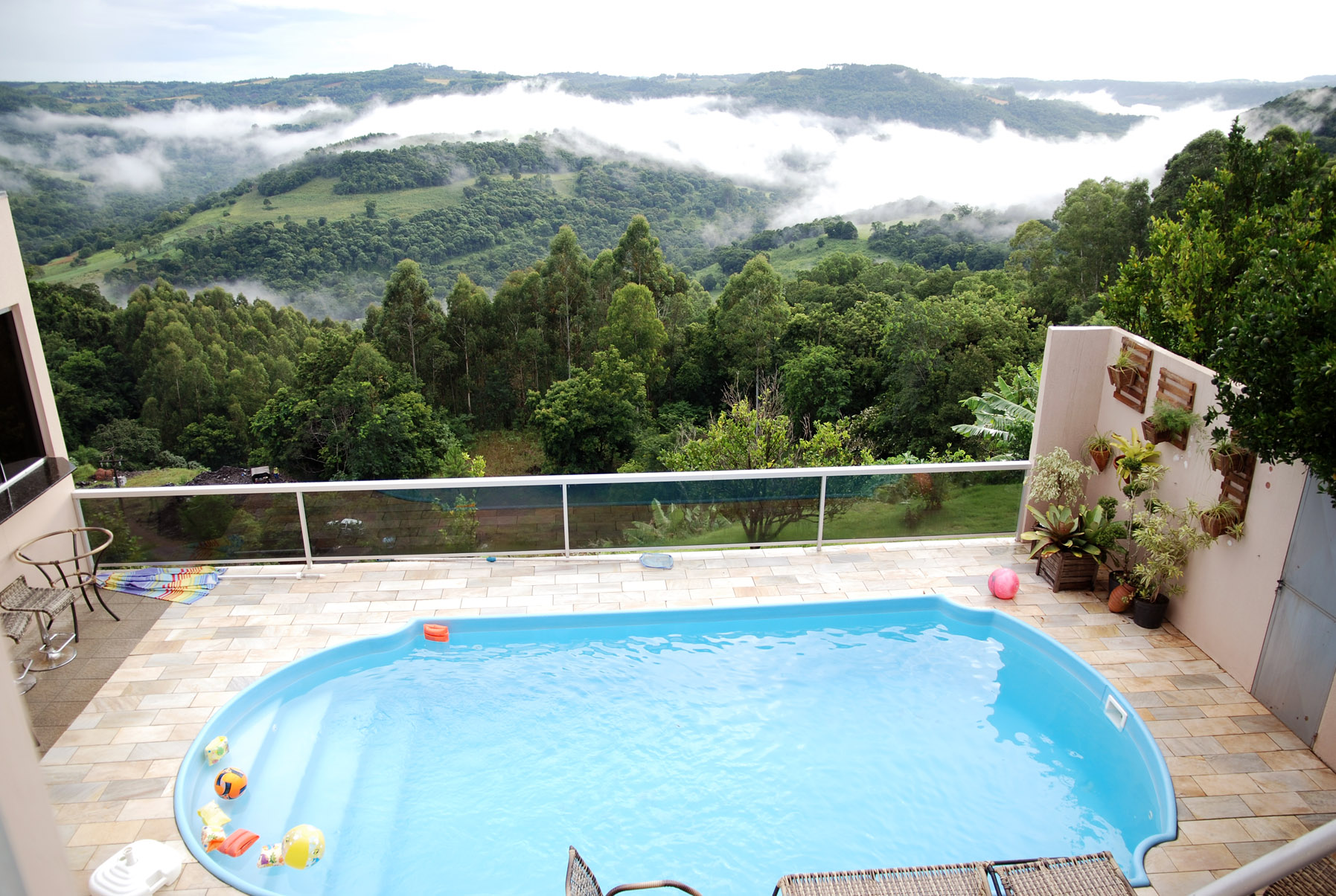 Vista da piscina Pousada Professora Lurdinha