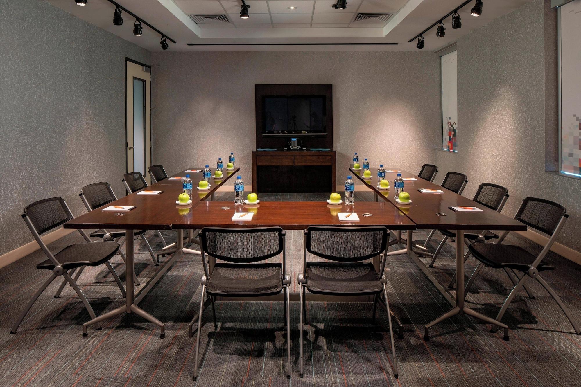 Sala de Reuniones Aloft Rogers - Bentonville