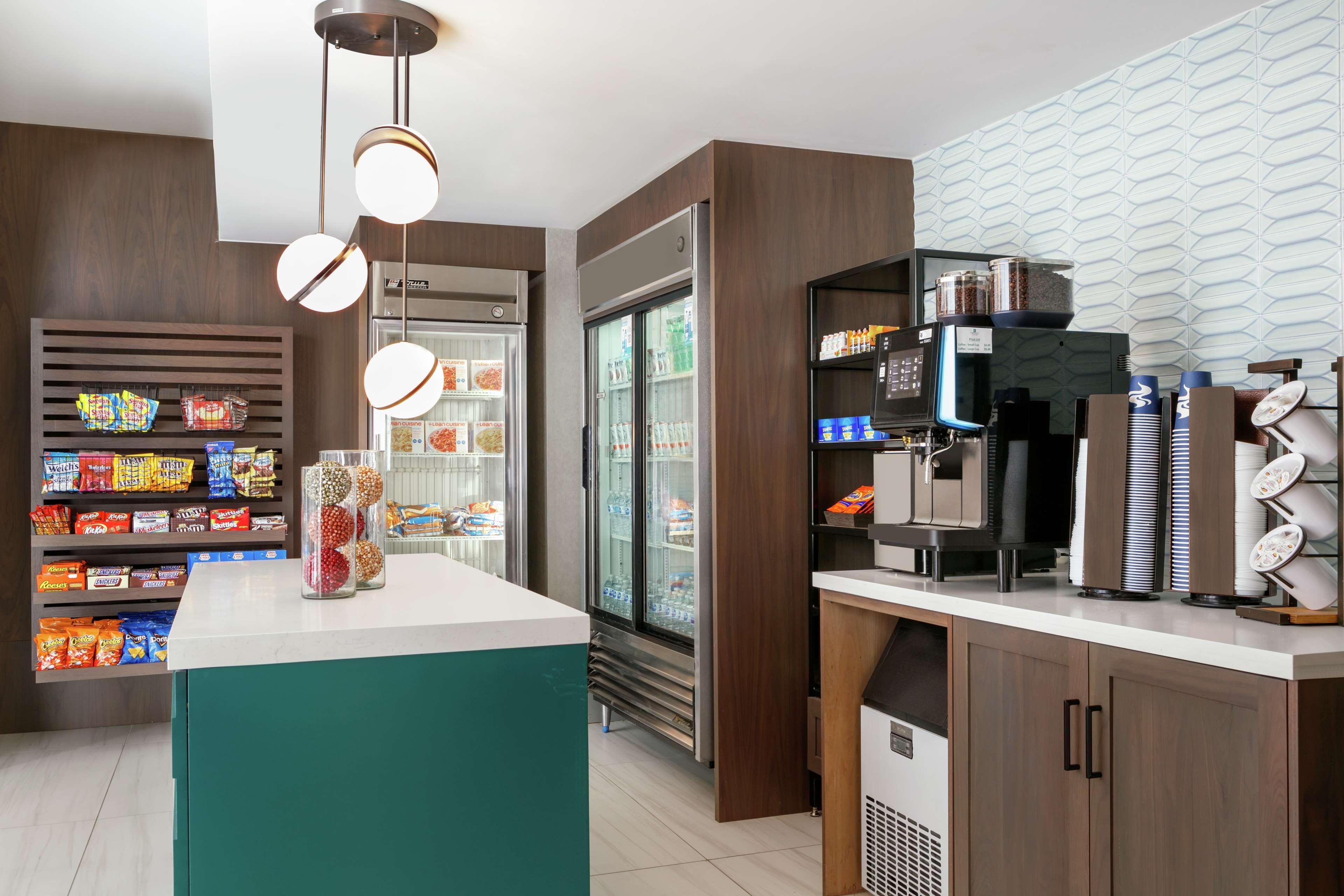 Restaurant Embassy Suites by Hilton Philadelphia Valley Forge