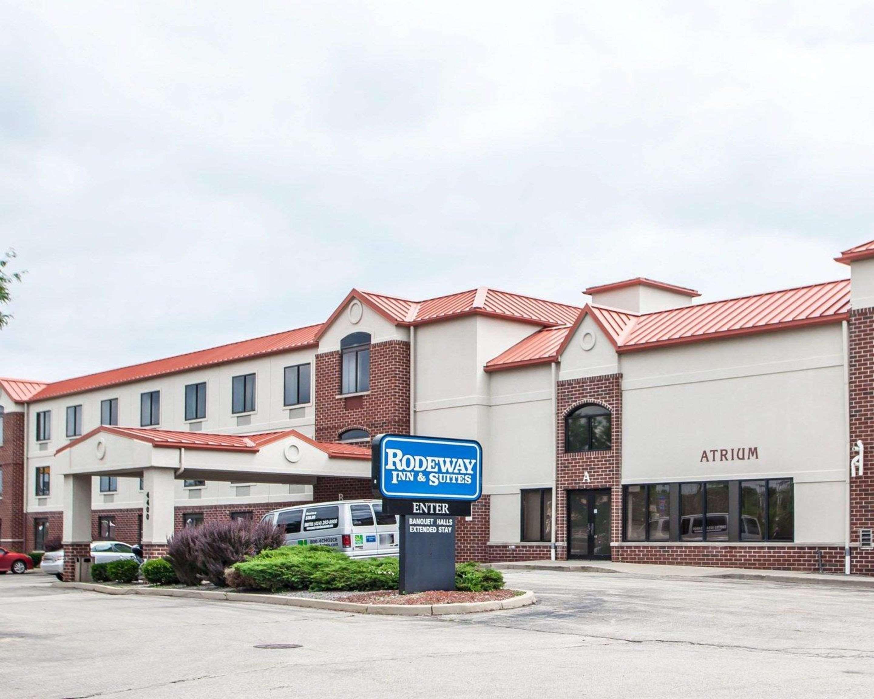 Vista Exterior Rodeway Inn & Suites Milwaukee Airport