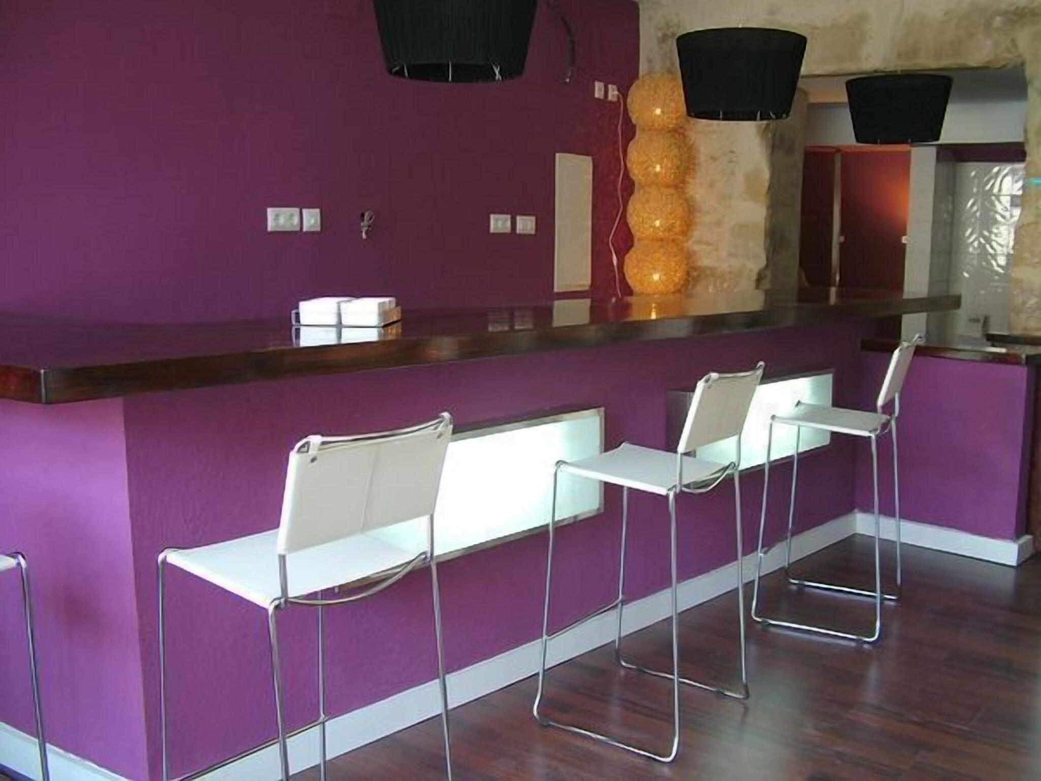 Bar/Salón Fuentenueva