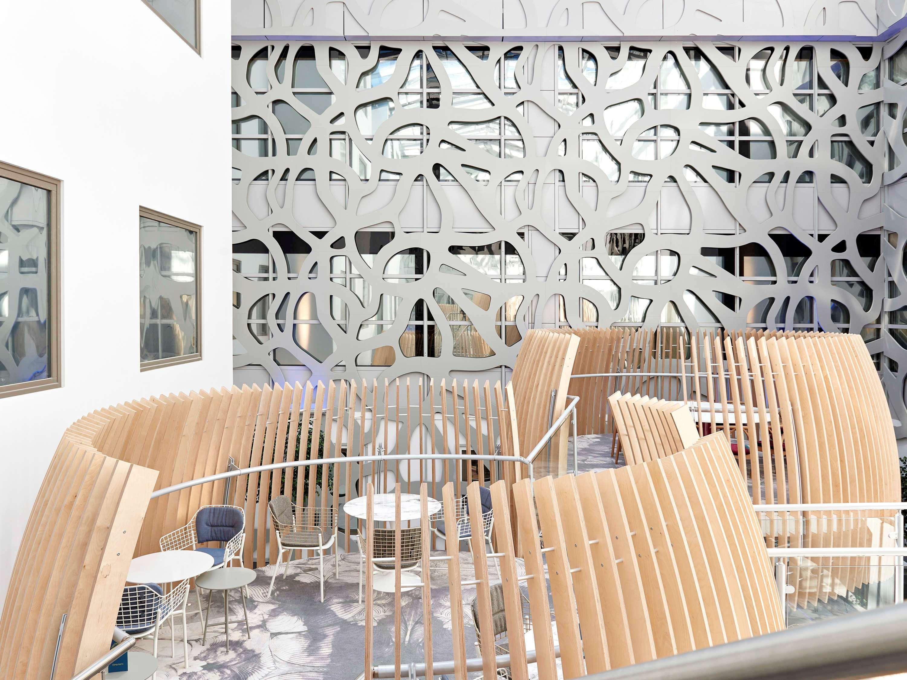 Restaurant Novotel London Heathrow Airport T1 T2 and T3