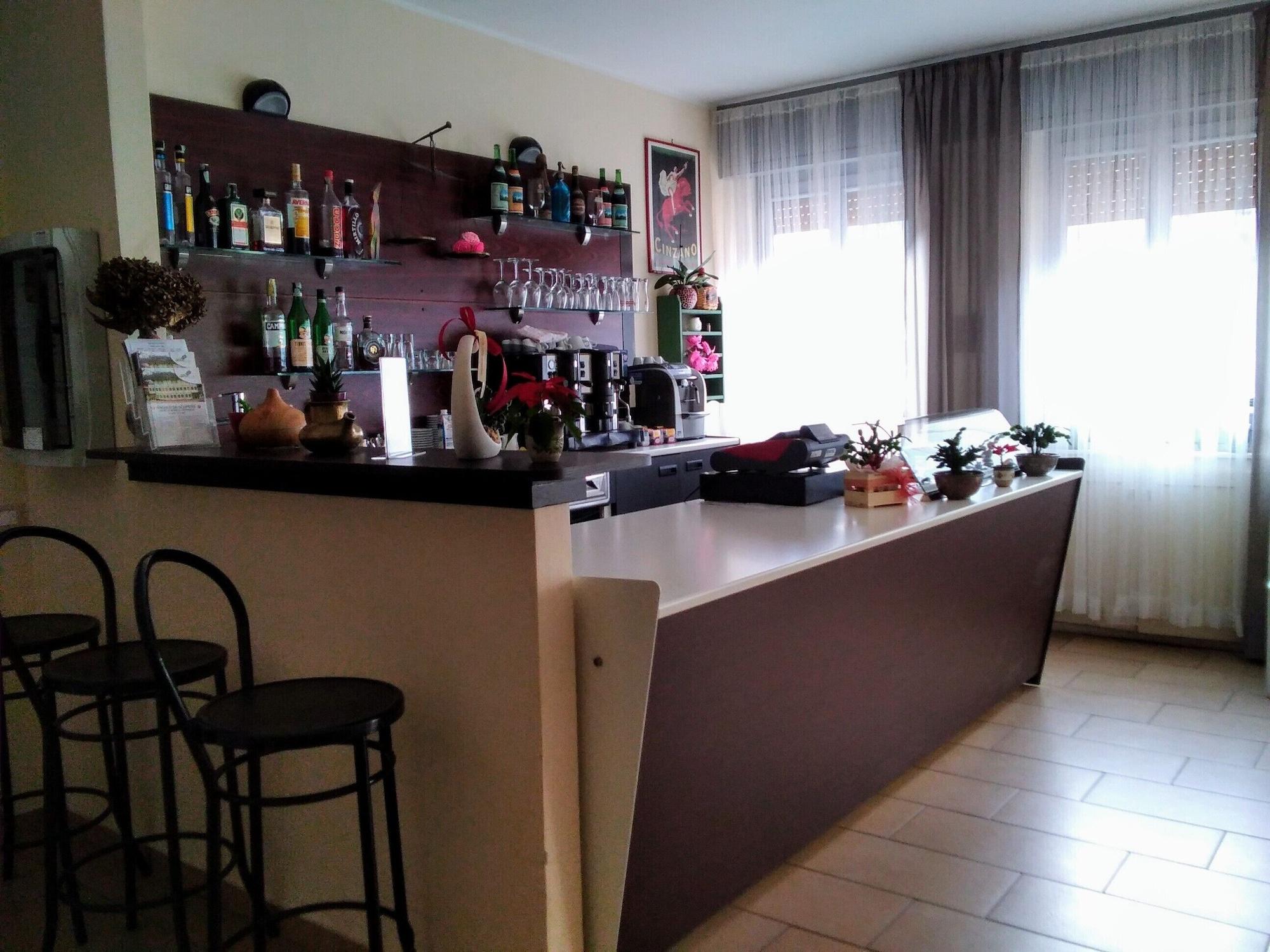 Bar/Salón Ostello Angolo Verde