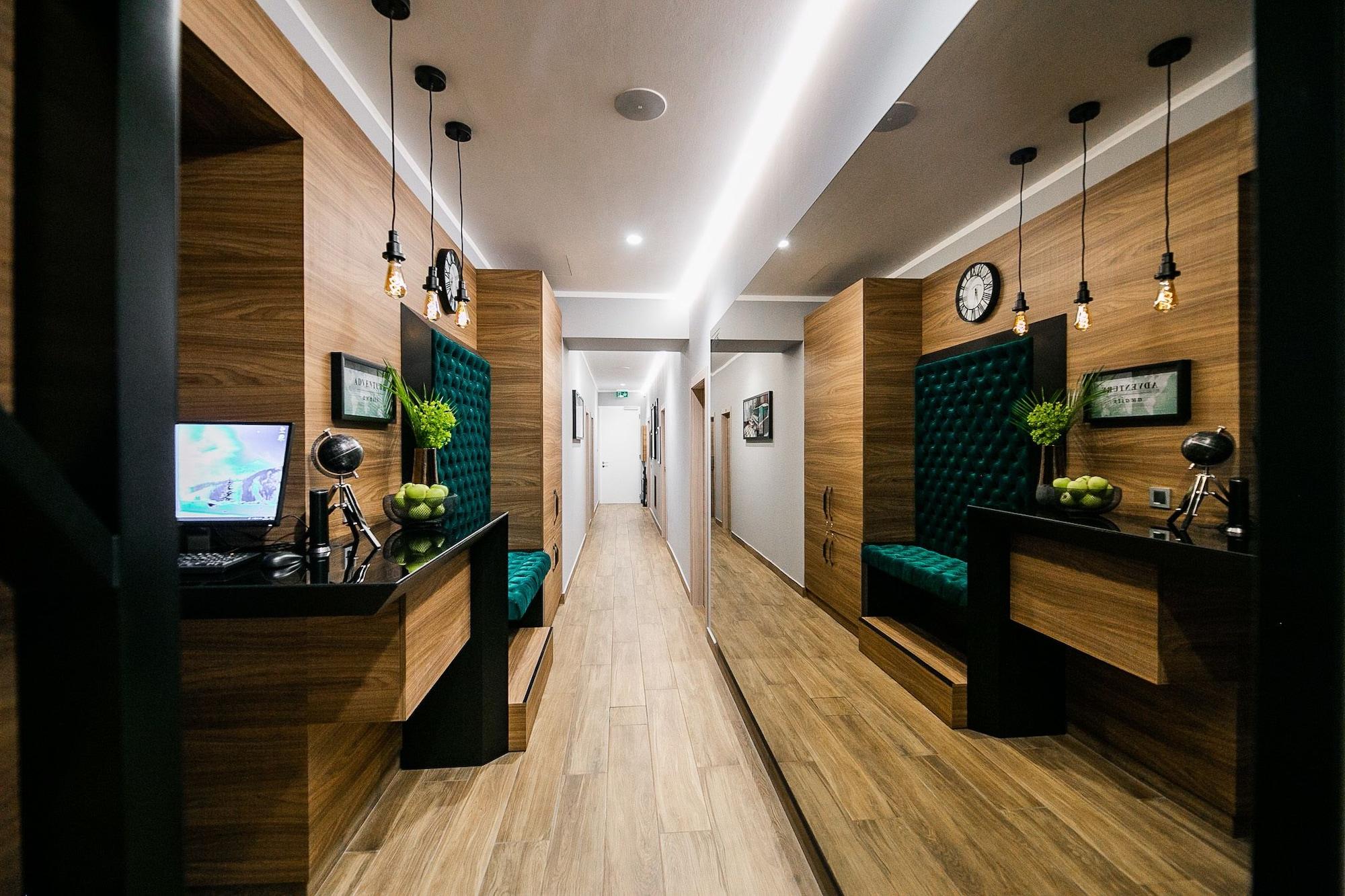 Vista Lobby Teatro Suite & Rooms