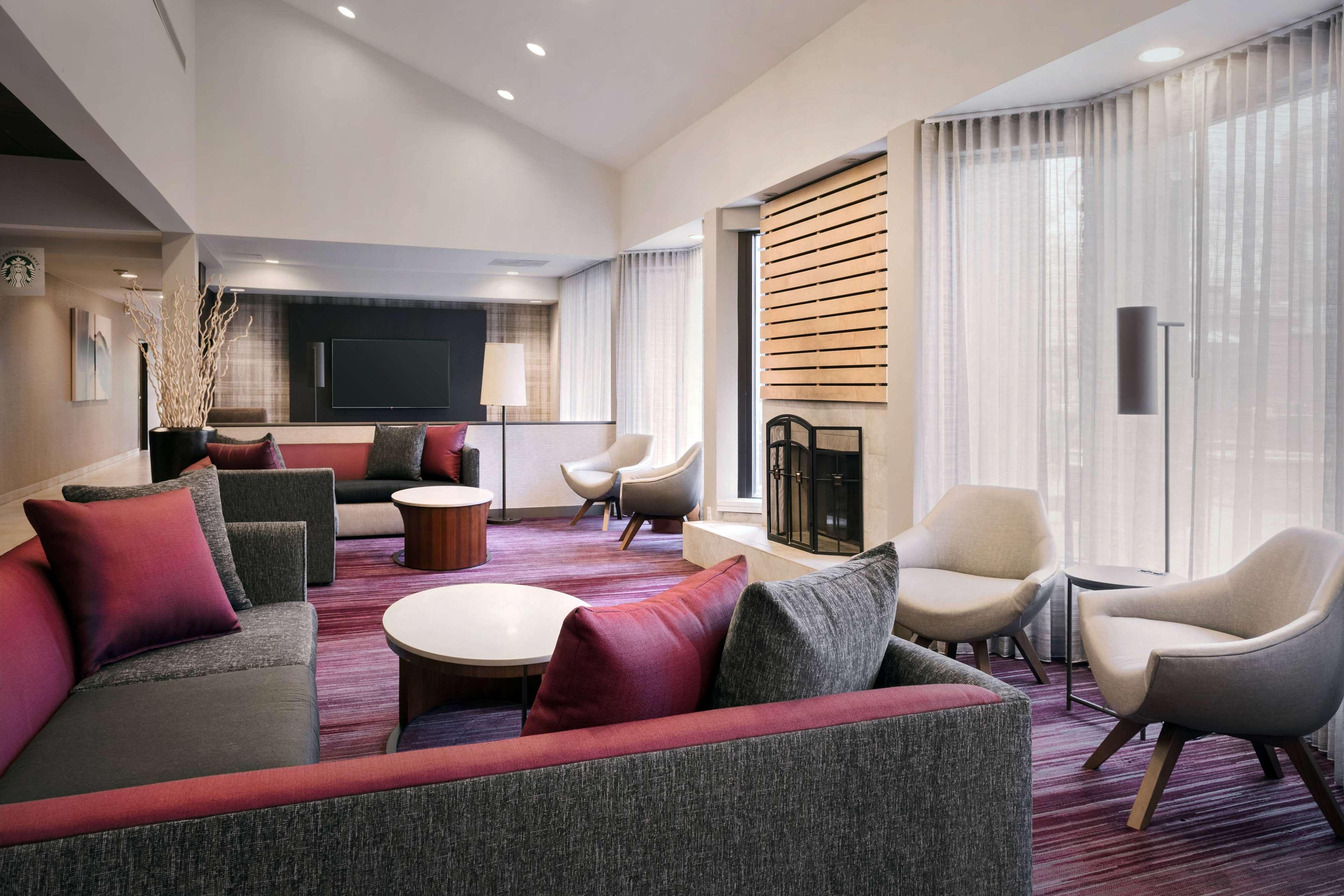 Vista Lobby Sonesta Select Boston Stoughton