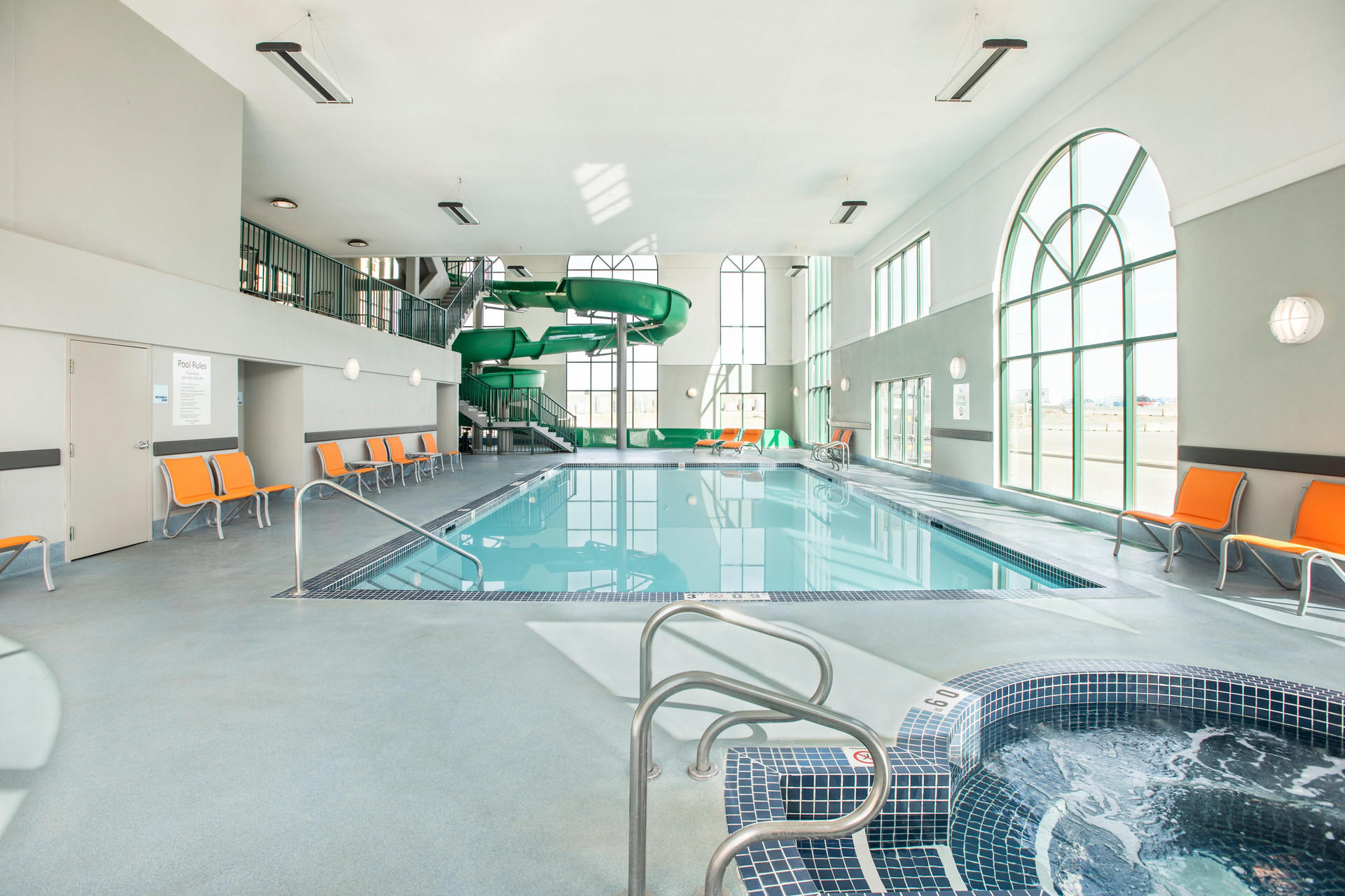 Vista Piscina Holiday Inn Express & Suites Medicine Hat Transcanada Hwy 1 by IHG