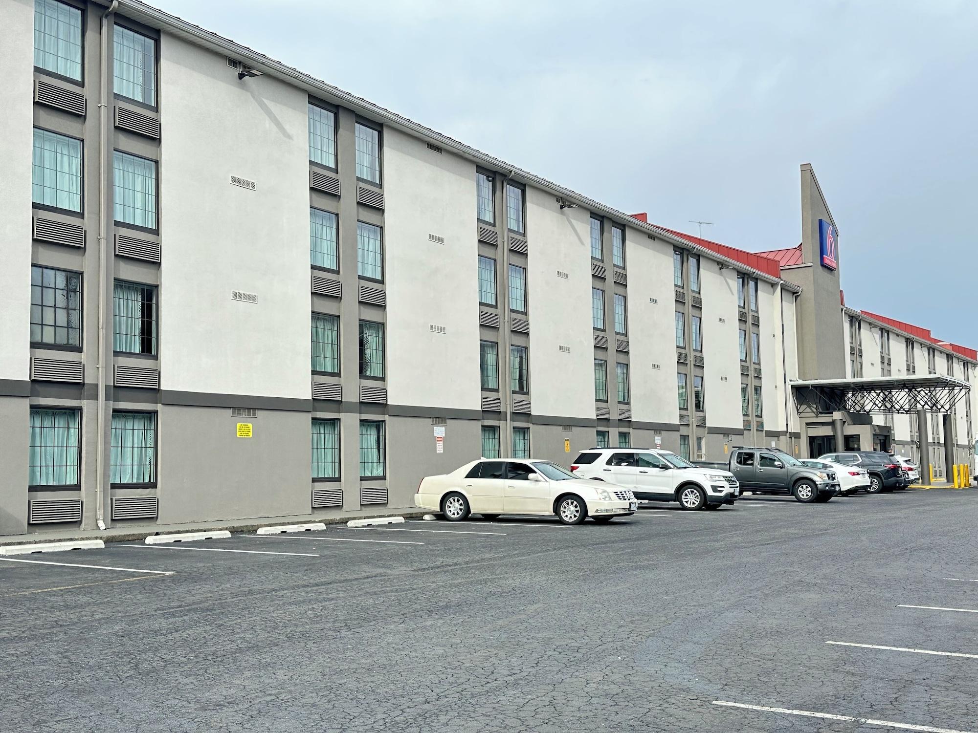 Vista Exterior Motel 6 Springfield, VA - Washington DC Southwest