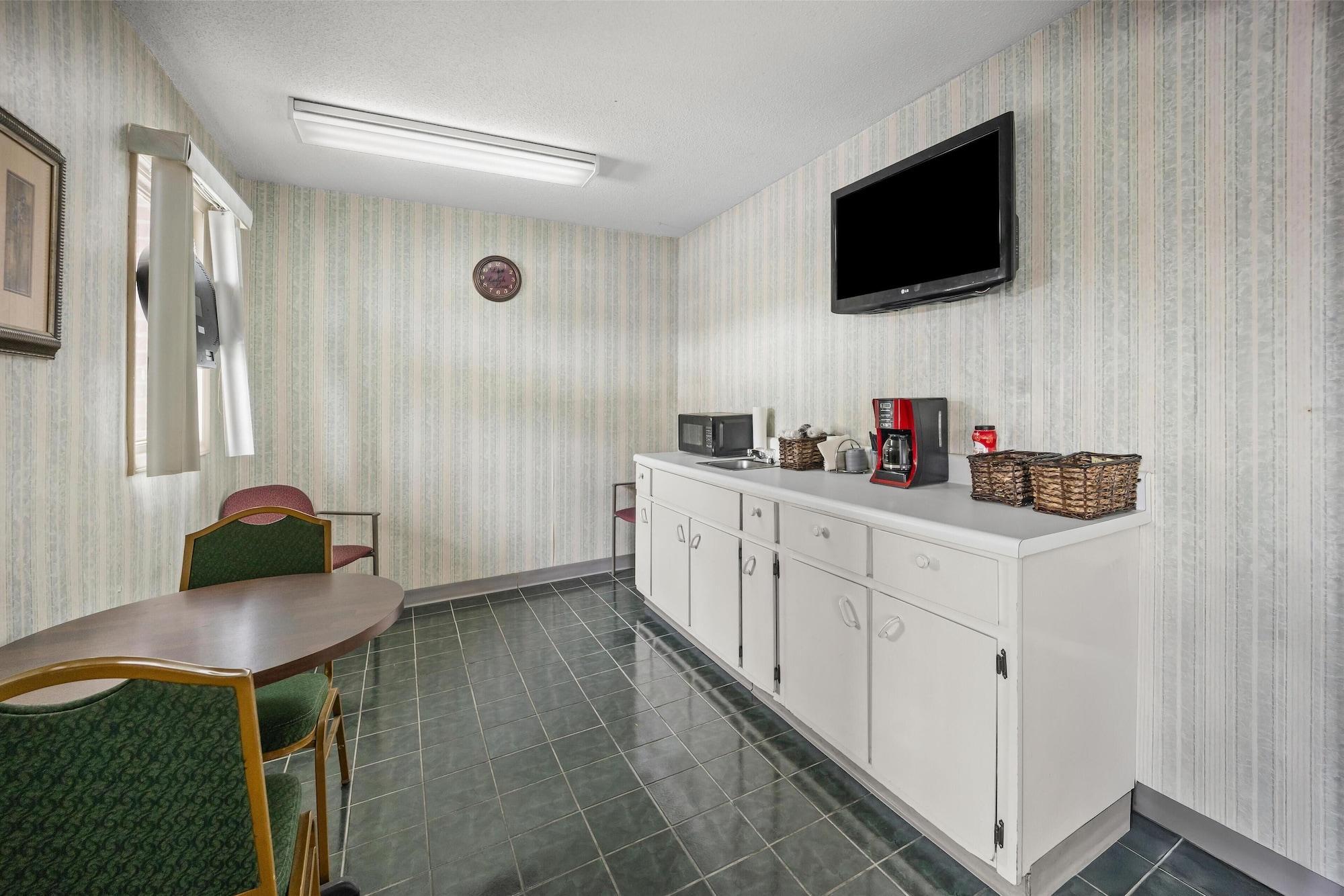 Restaurant Americas Best Value Inn Roxboro