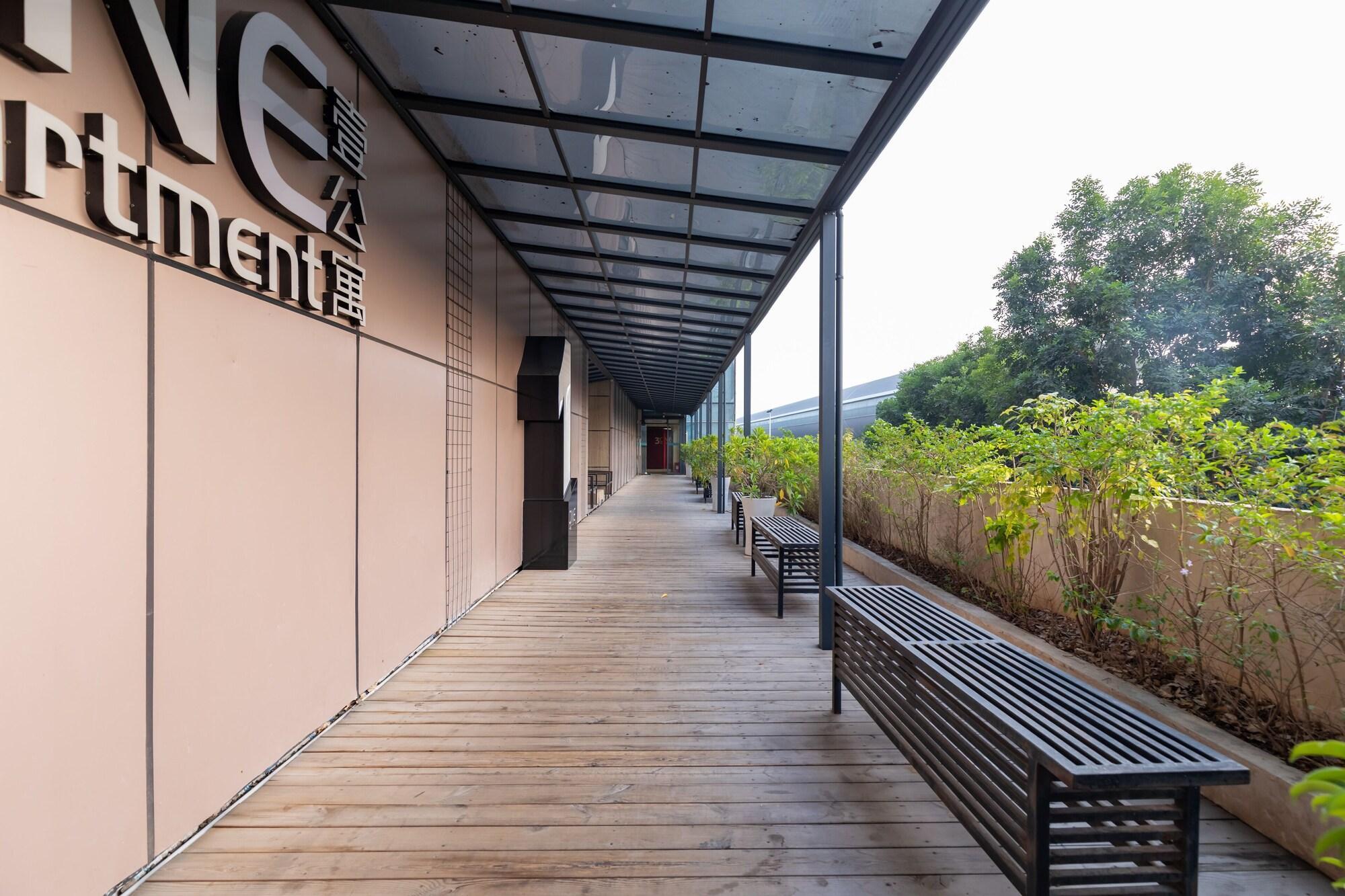 Varios Shenzhen Flight One Hotel