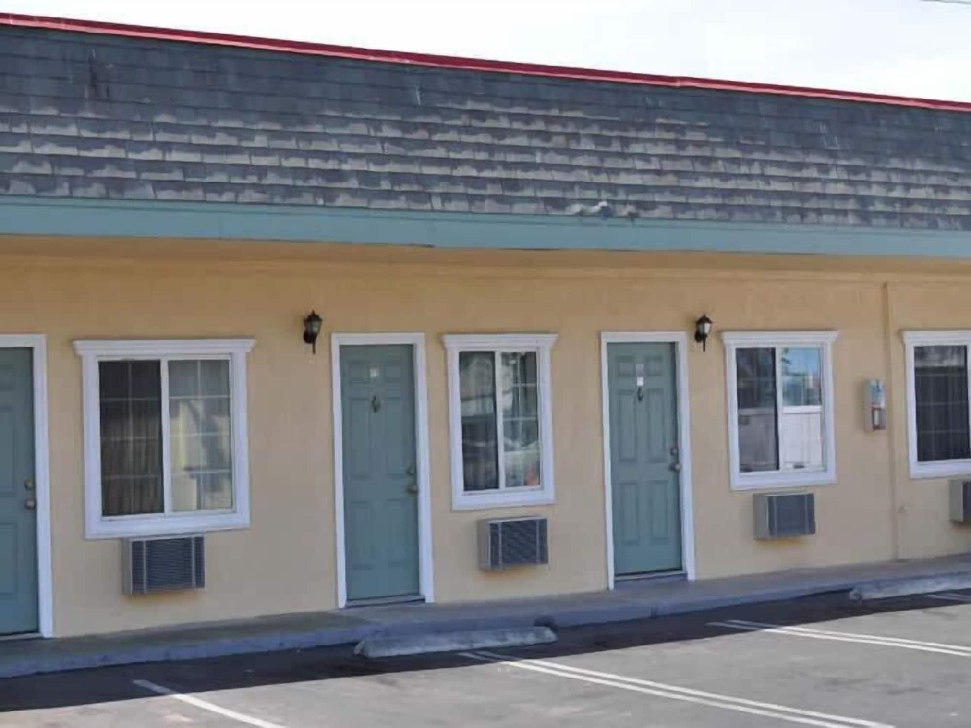 Vista Exterior Palace Inn Oxnard