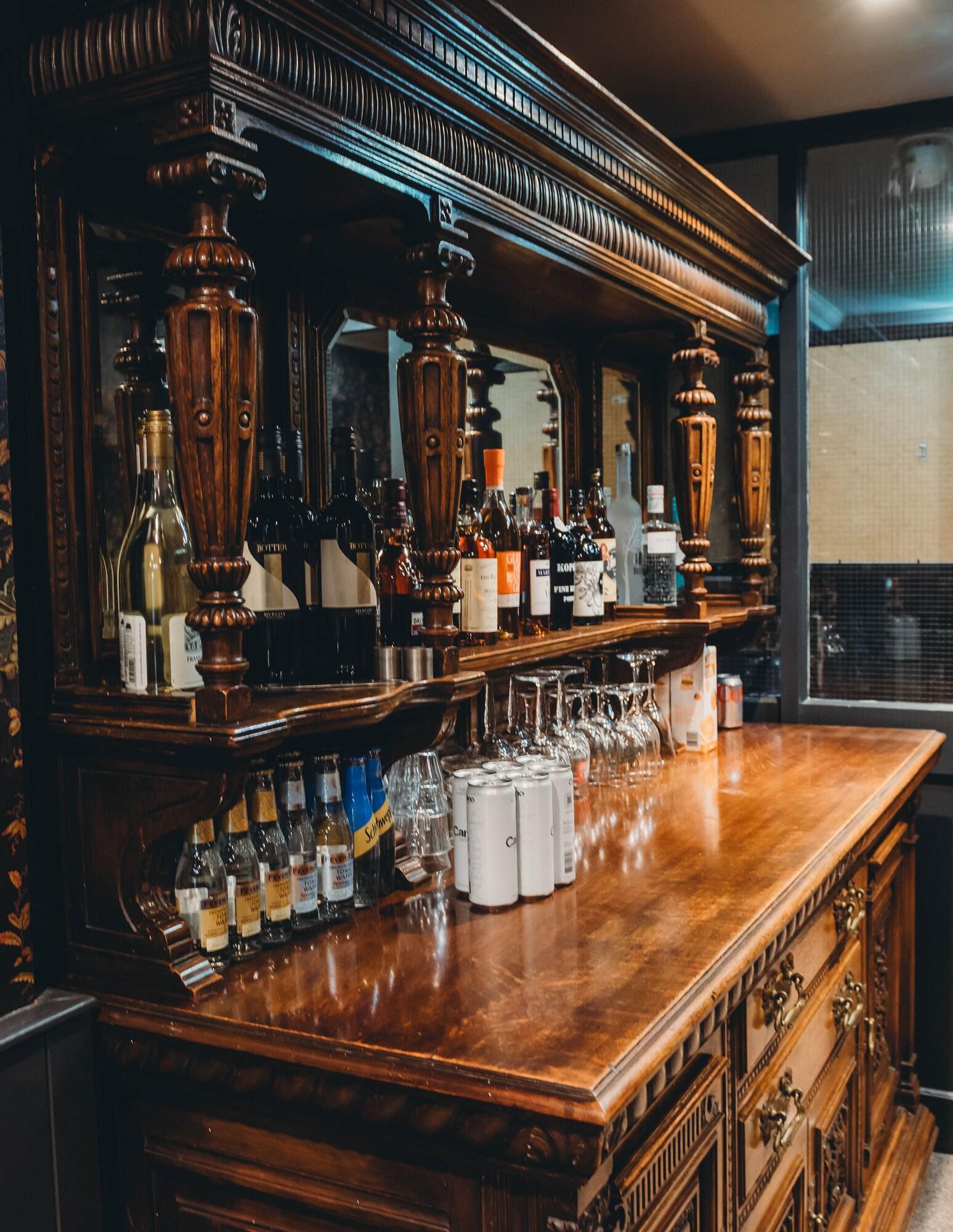 Bar/Salón Roslyn House