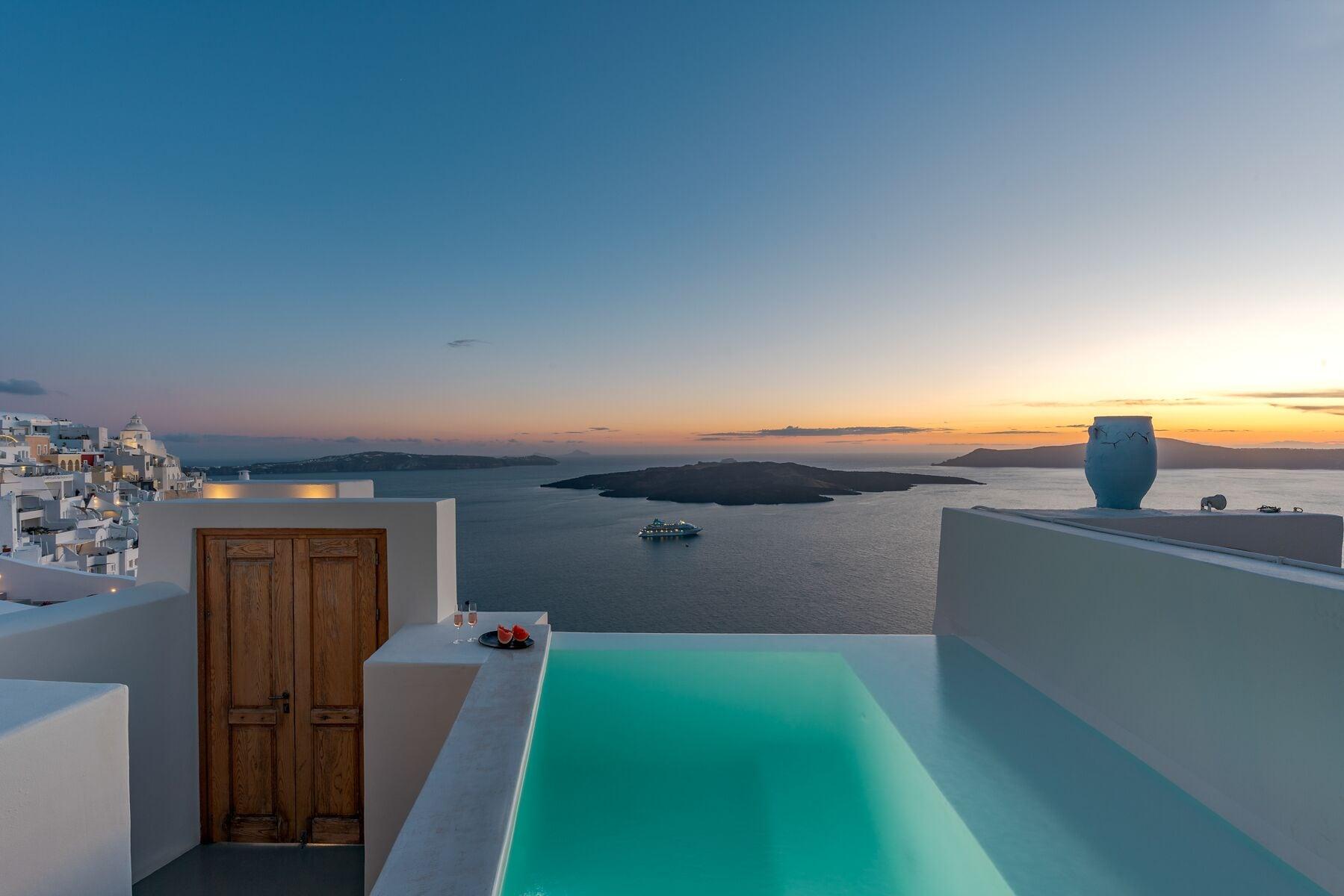 Varios Thera Villas