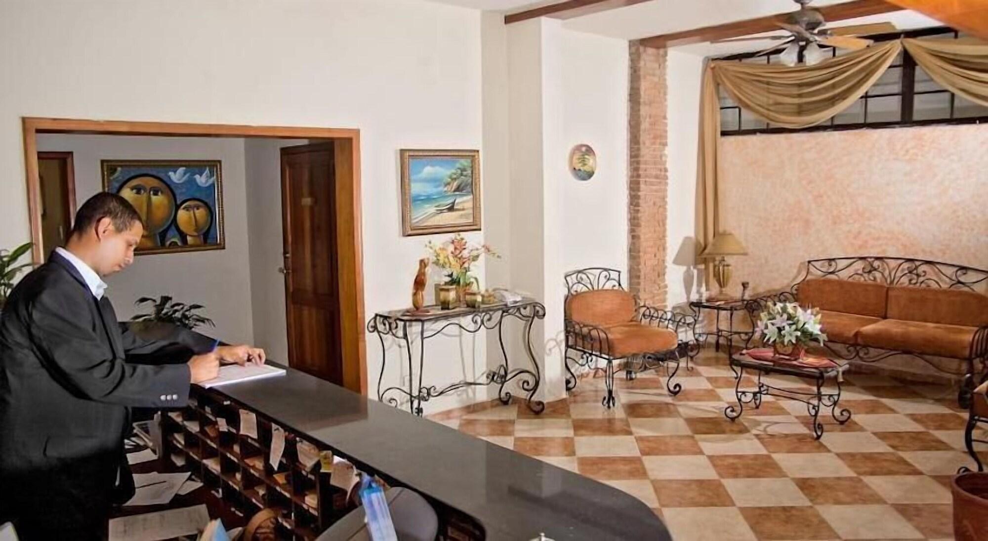 Vista Lobby Carey House Hotel