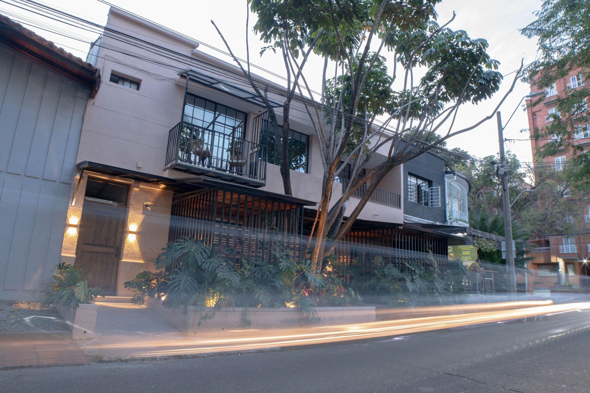 Vista Exterior Hotel La Casona Laureles Medellin