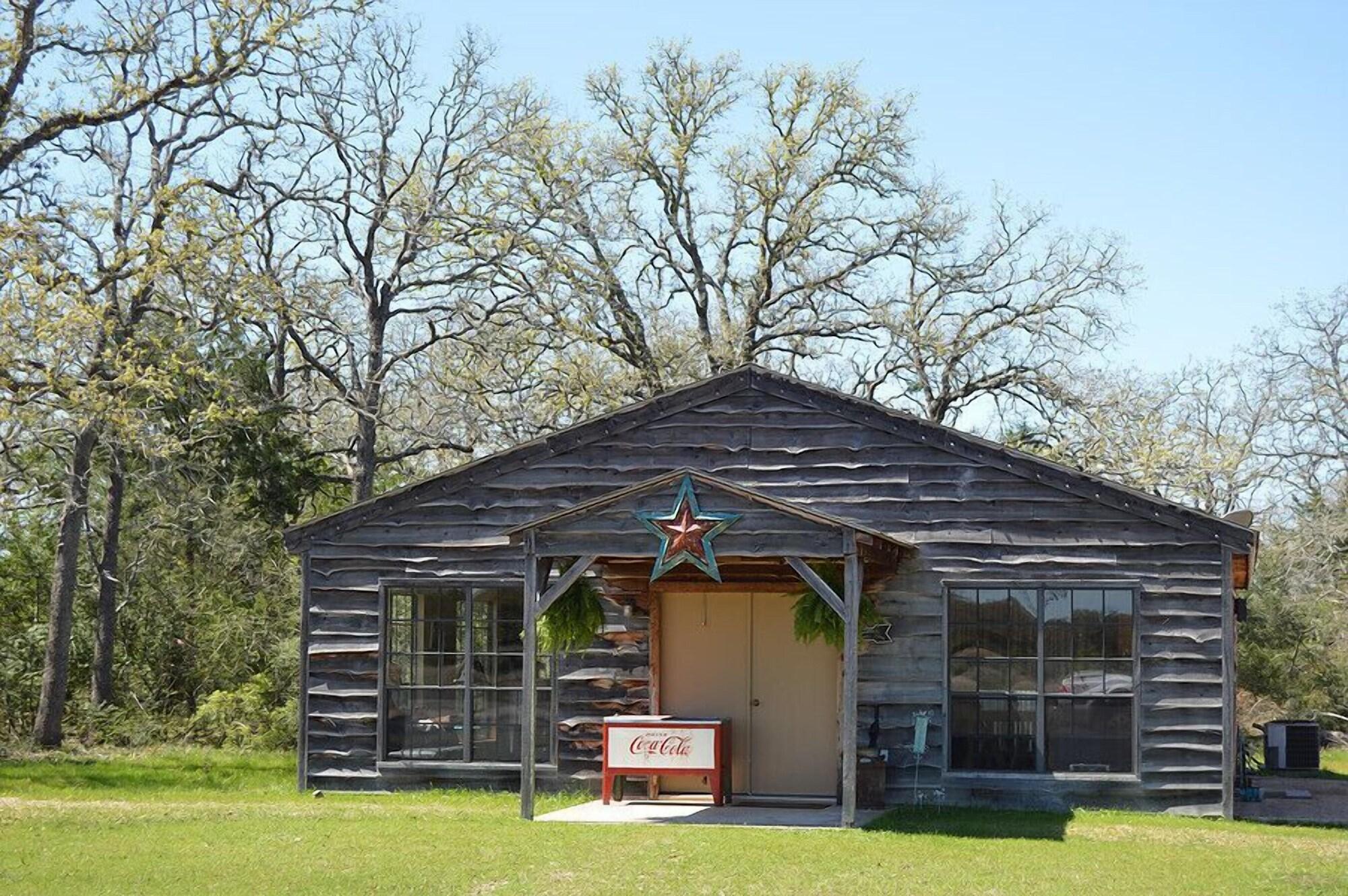 Restaurant Night Bird Ranch