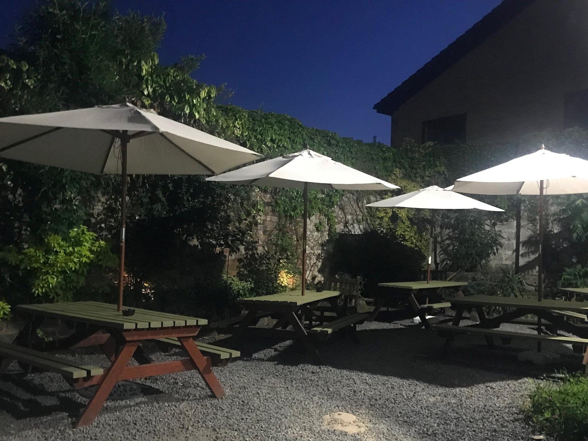 Vista Exterior The Crown Inn