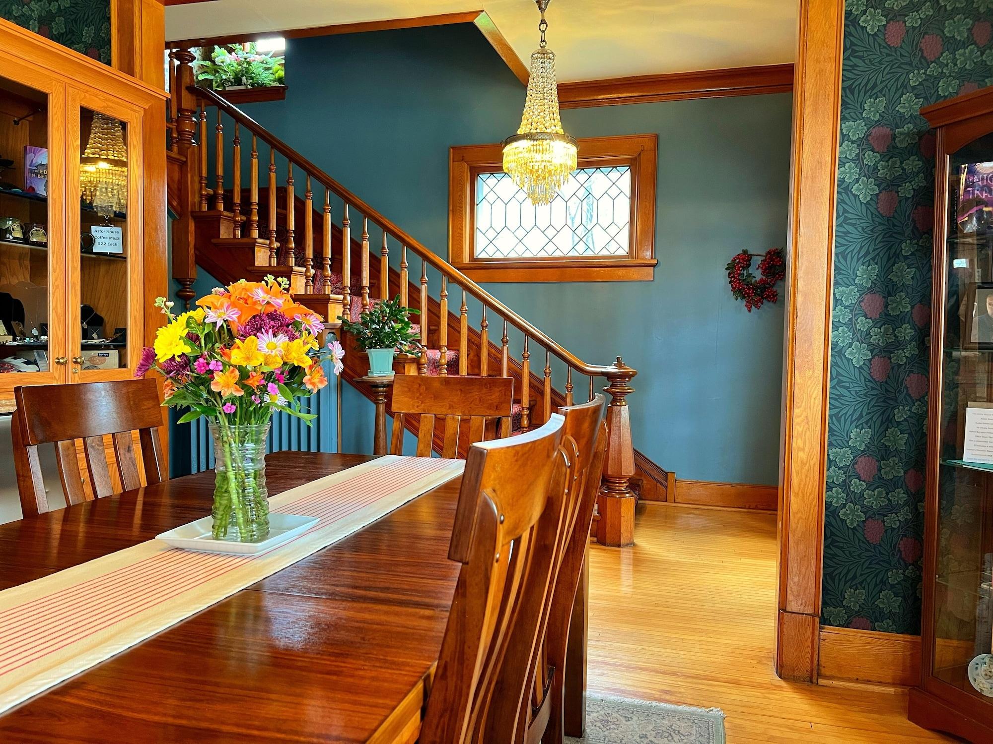 Vista Lobby Astor House