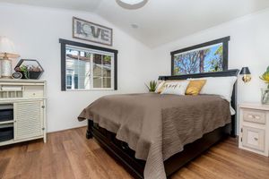 Alquiler Vacacional - Cozy park home amenities galore! Near Legacy Bike trail & only 3 miles to beach.