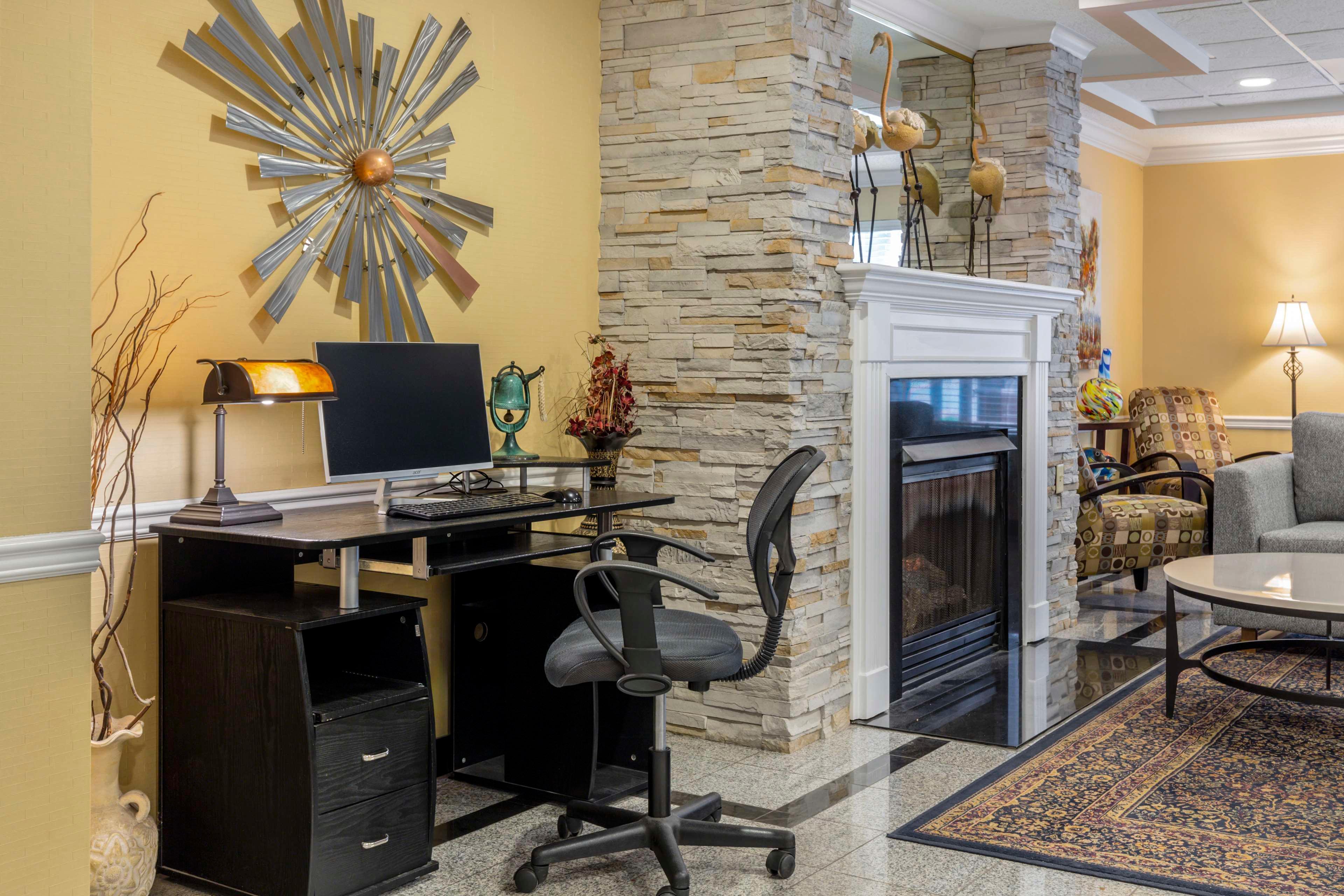 Centro de Negocios Best Western Plus New England Inn & Suites