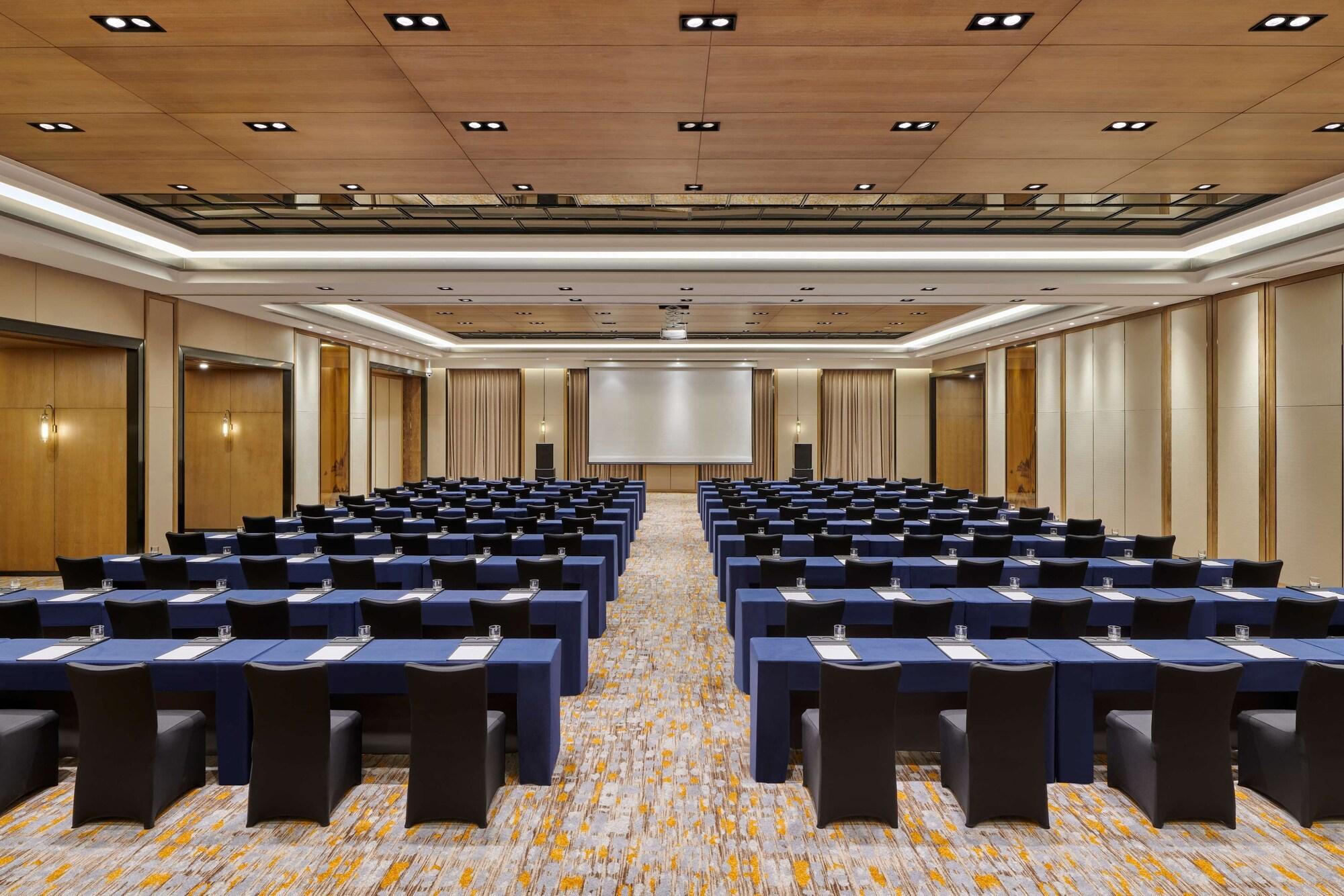 Sala de Reuniones Lushan West Sea Resort, Curio Collection by Hilton