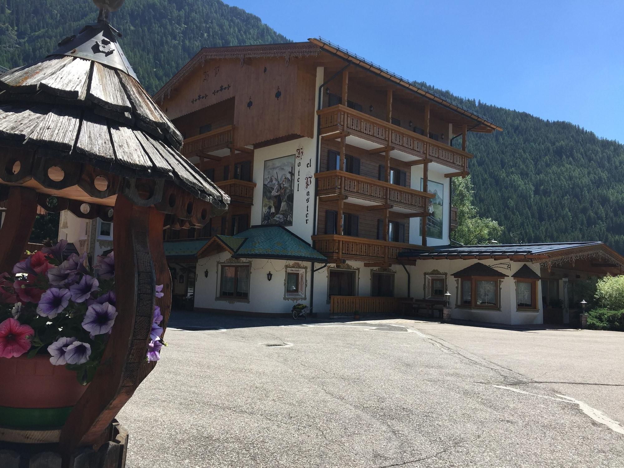 Vista Exterior Hotel El Paster