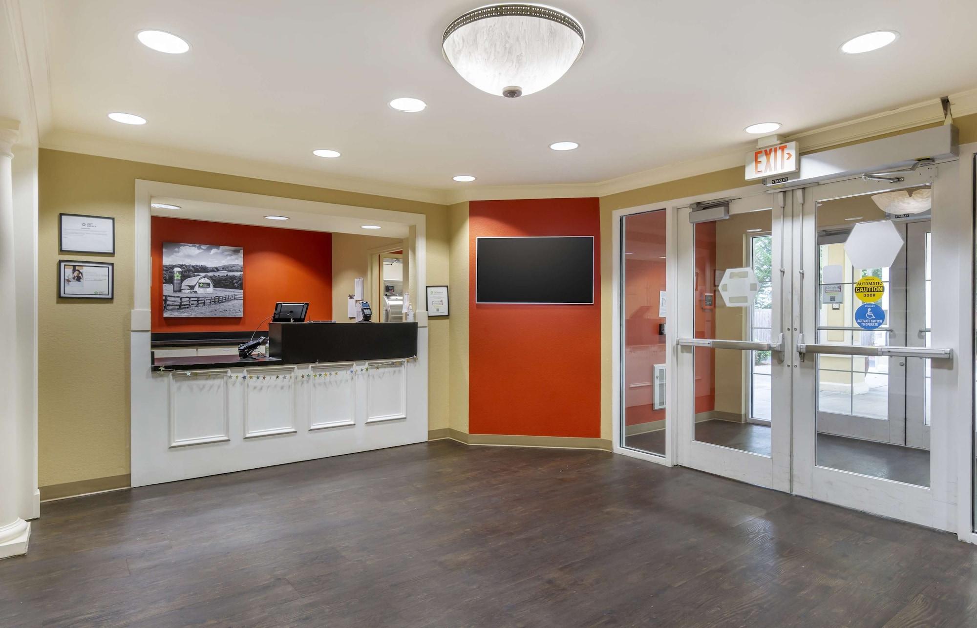 Vista Lobby Extended Stay America Suites Seattle Everett Silverlake
