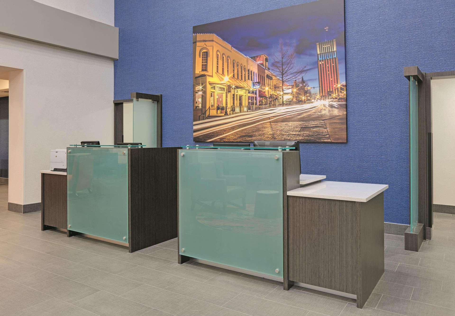 Vista Lobby La Quinta Inn & Suites by Wyndham Tyler South