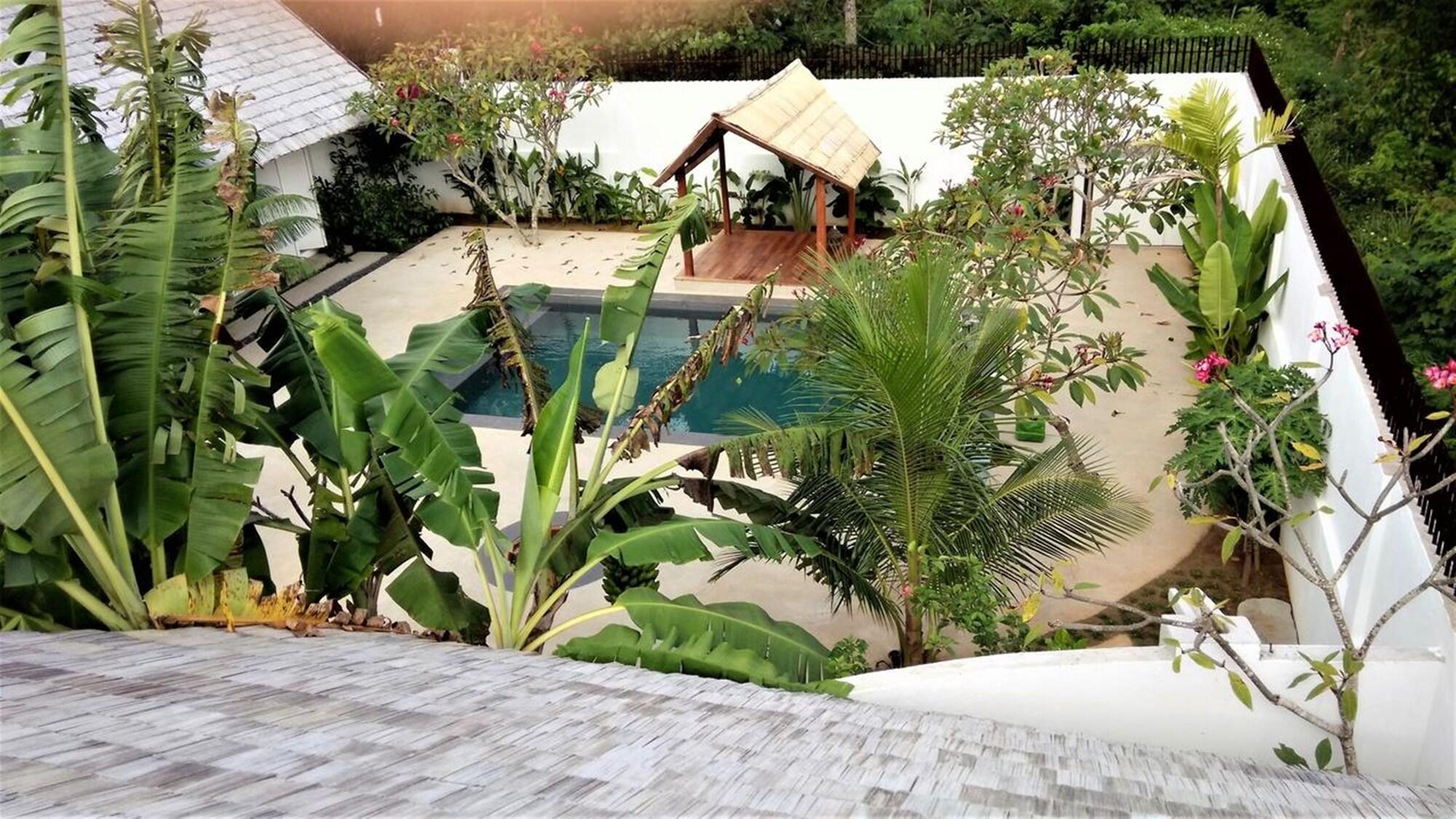 Vista Exterior Villa Kalachuchi B&B