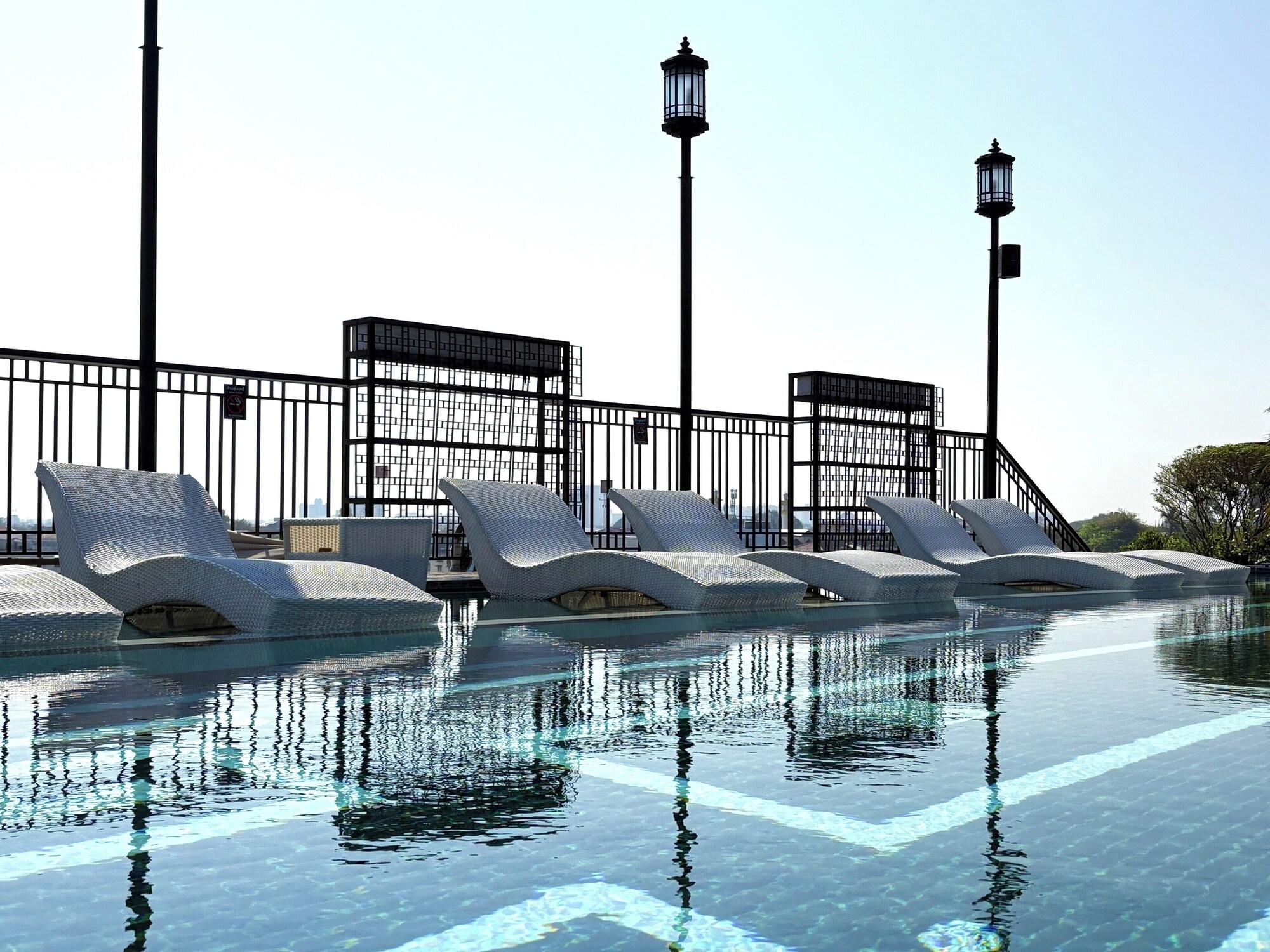 Vista Piscina Glory Boutique Suite