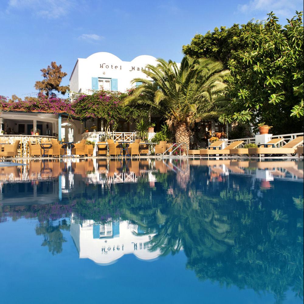 Vista da piscina Matina Hotel