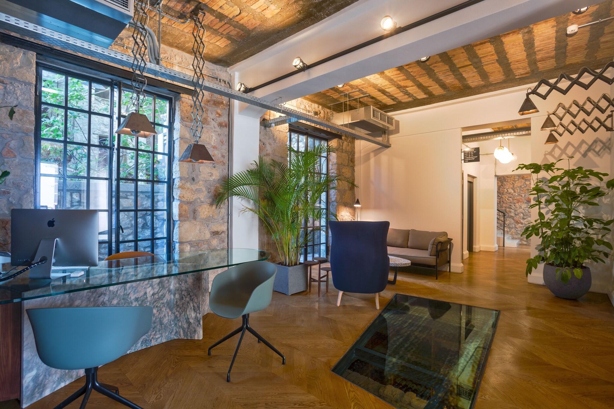 Vista Lobby The Foundry Suites