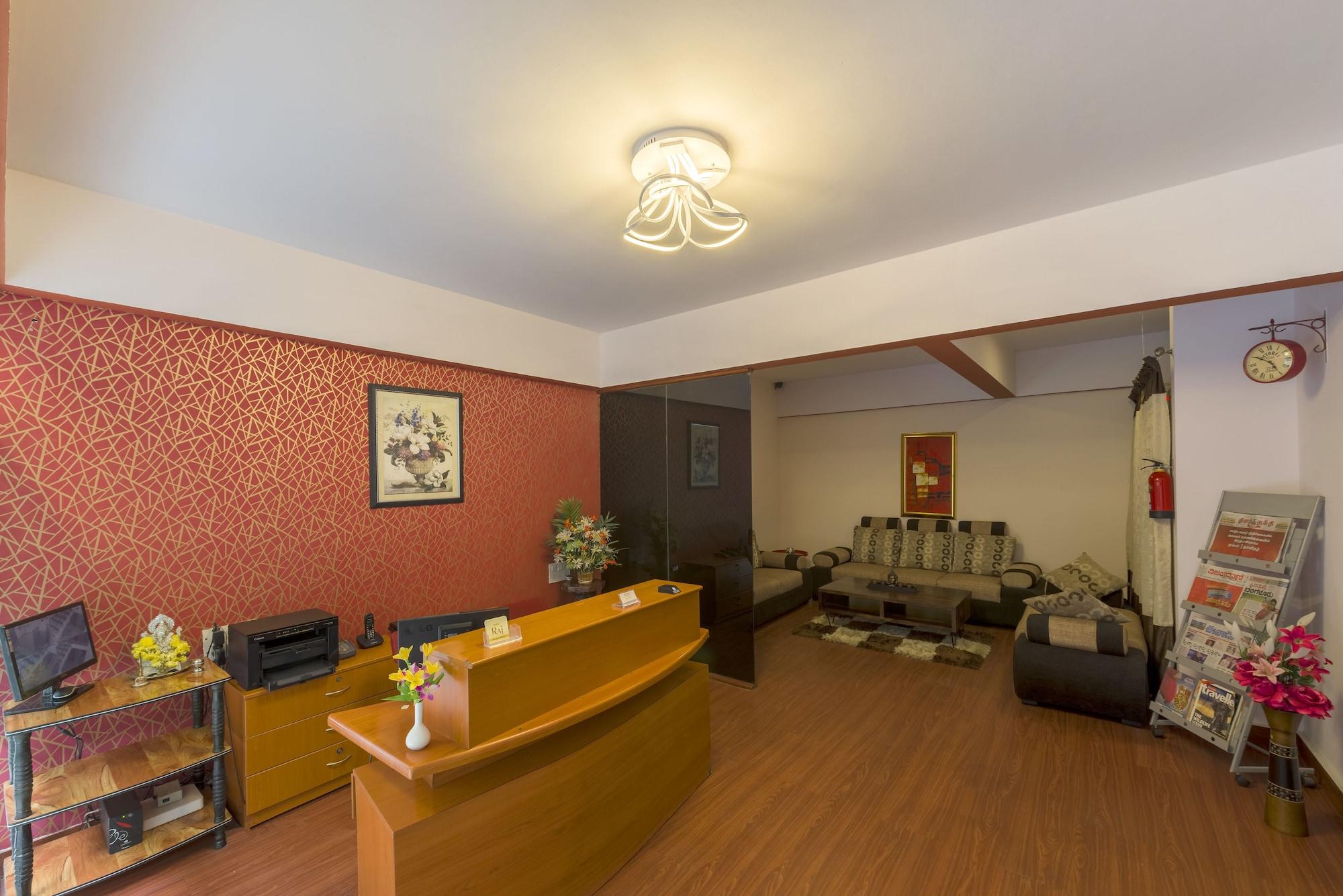 Varios Hotel Raj Comforts - Golf View