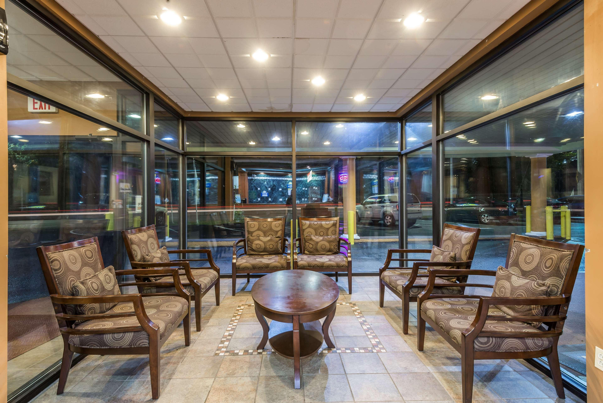 Vista Lobby Days Inn by Wyndham Pittsburgh