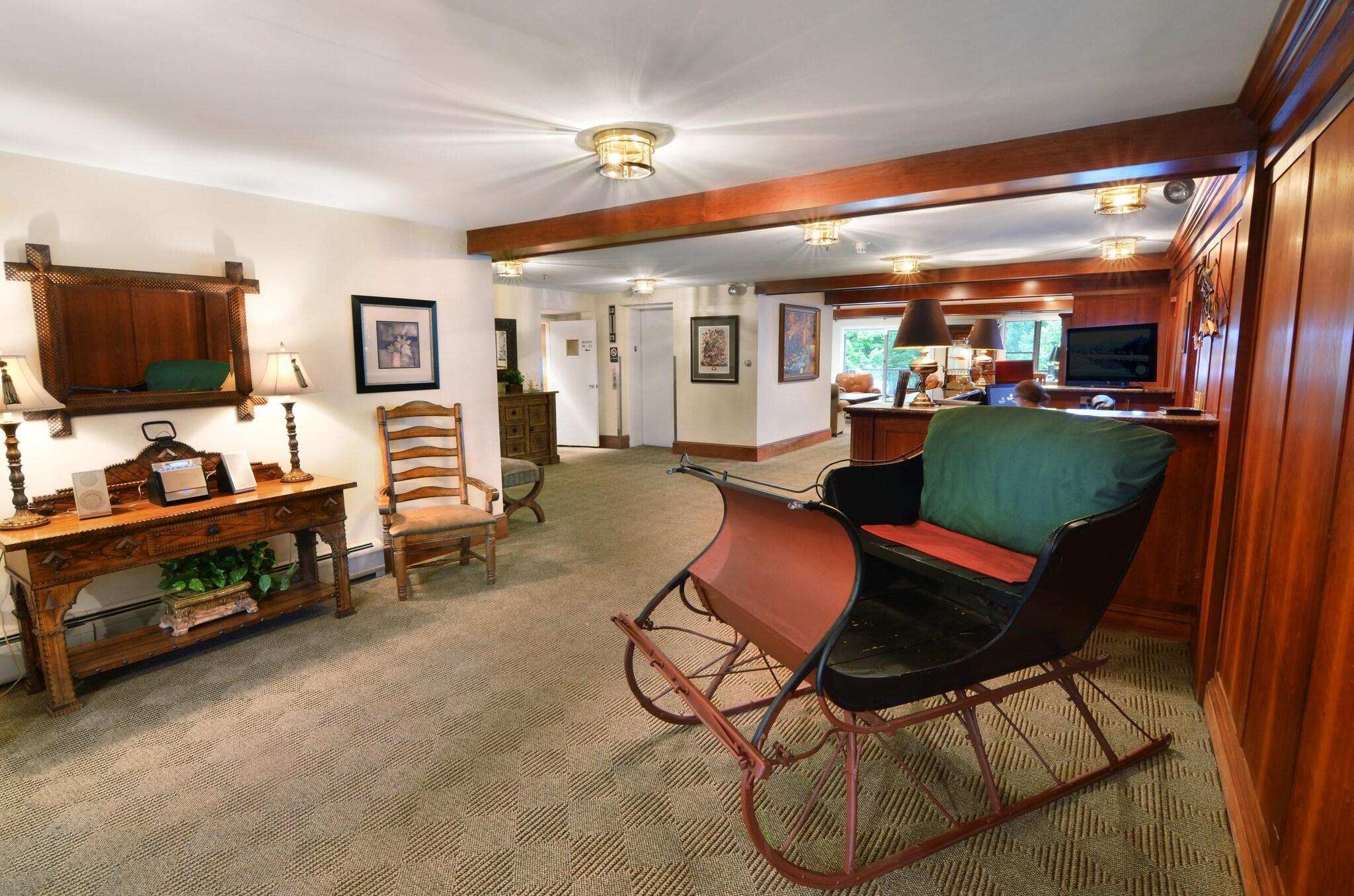 Vista Lobby The Valley Inn, an Ascend Collection Hotel