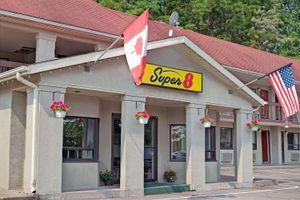 Hospedagens - Super 8 by Wyndham Niagara Falls North