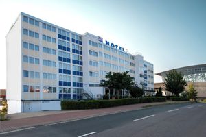 Alojamiento - [BEE]VILLAGE MESSEHOTEL HANNOVER-LAATZEN.